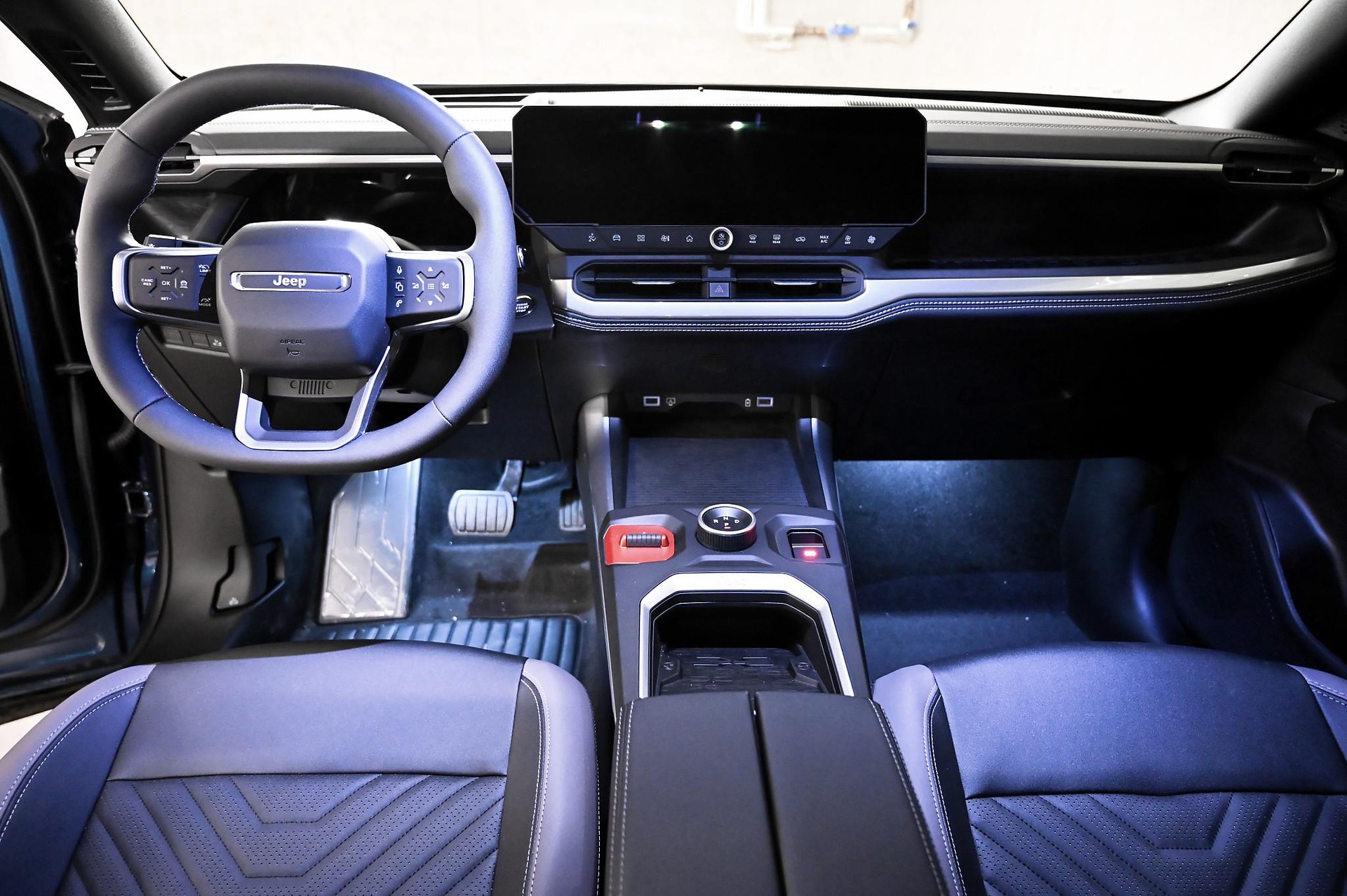 JEEP Compass First Edition-image-12