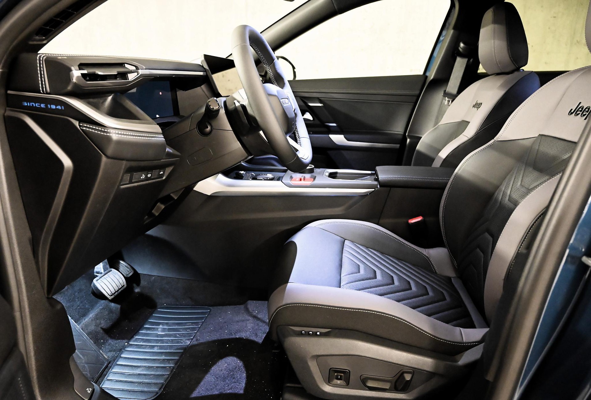 JEEP Compass First Edition-image-11