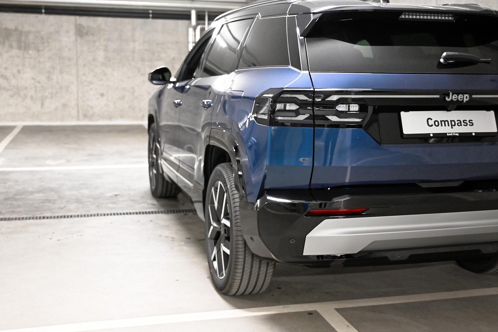 JEEP Compass First Edition-image-8