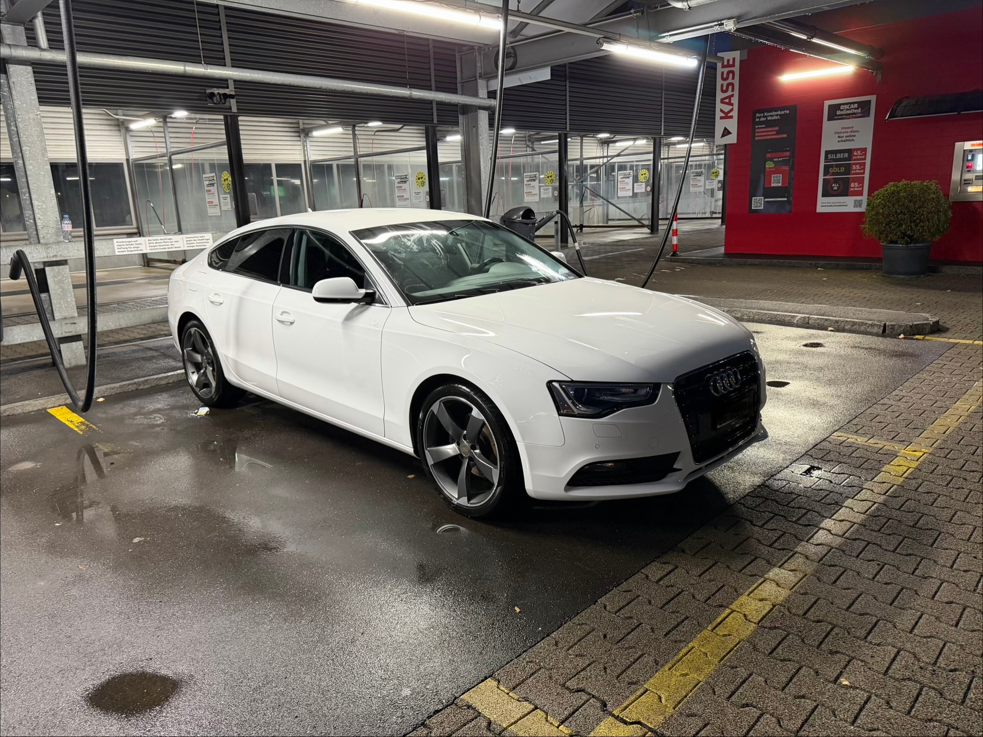 AUDI 2.0 TDI 177 M-Tronic-image-0