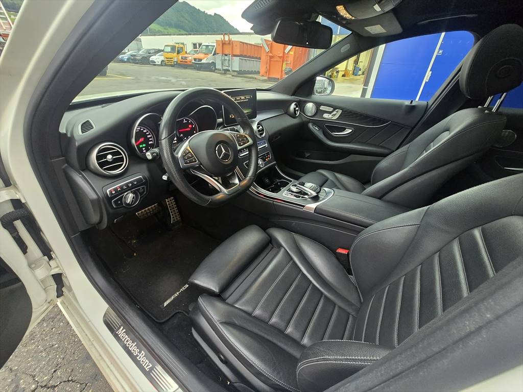 MERCEDES-BENZ C 250 d Swiss Star AMG Line 4Matic 9G-Tronic-image-8