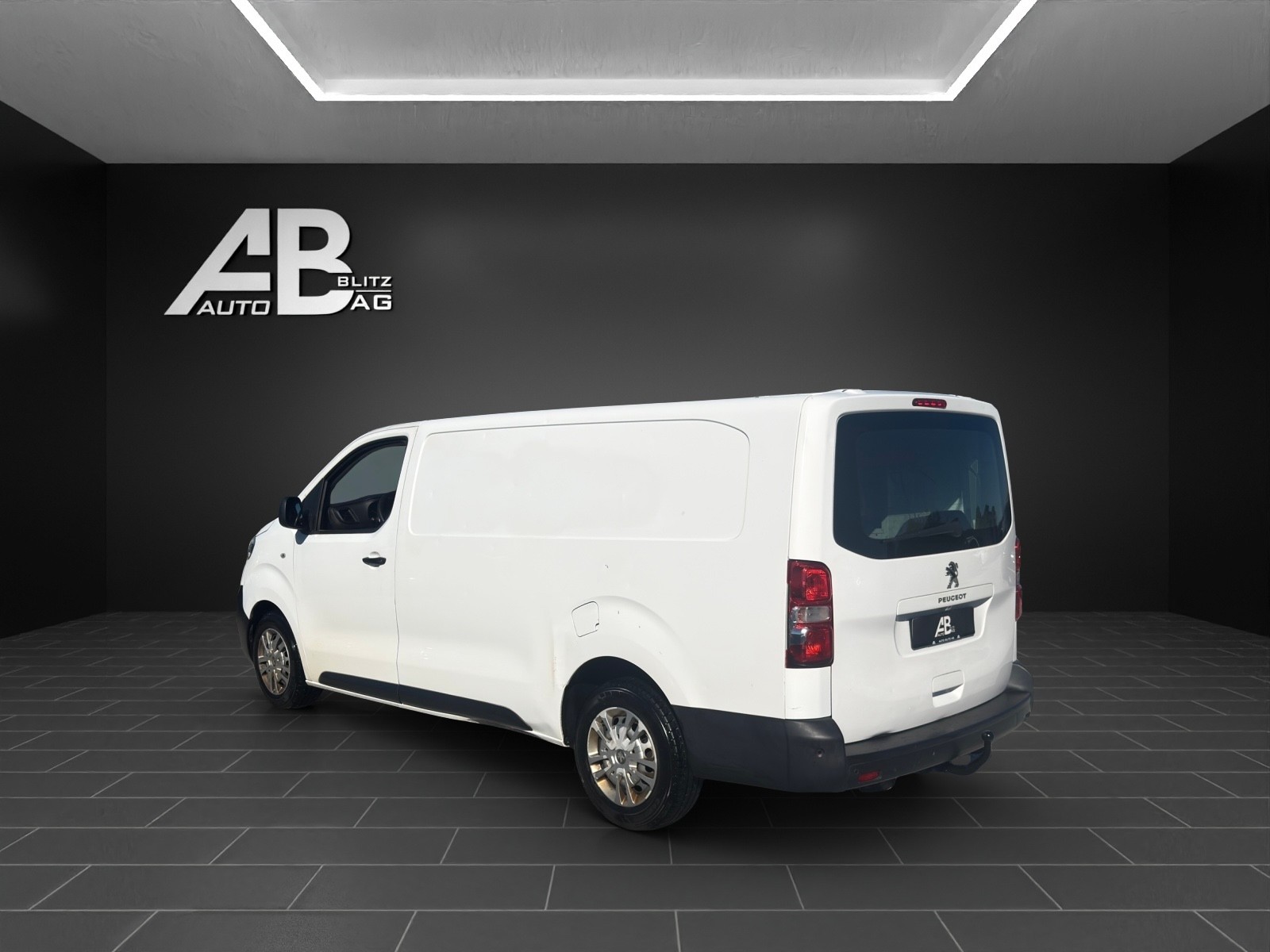 PEUGEOT Expert 2.0 BlueHDi 180 S&S Allure Long EAT8 mit 177 PS * 3-Plätzer *-image-2