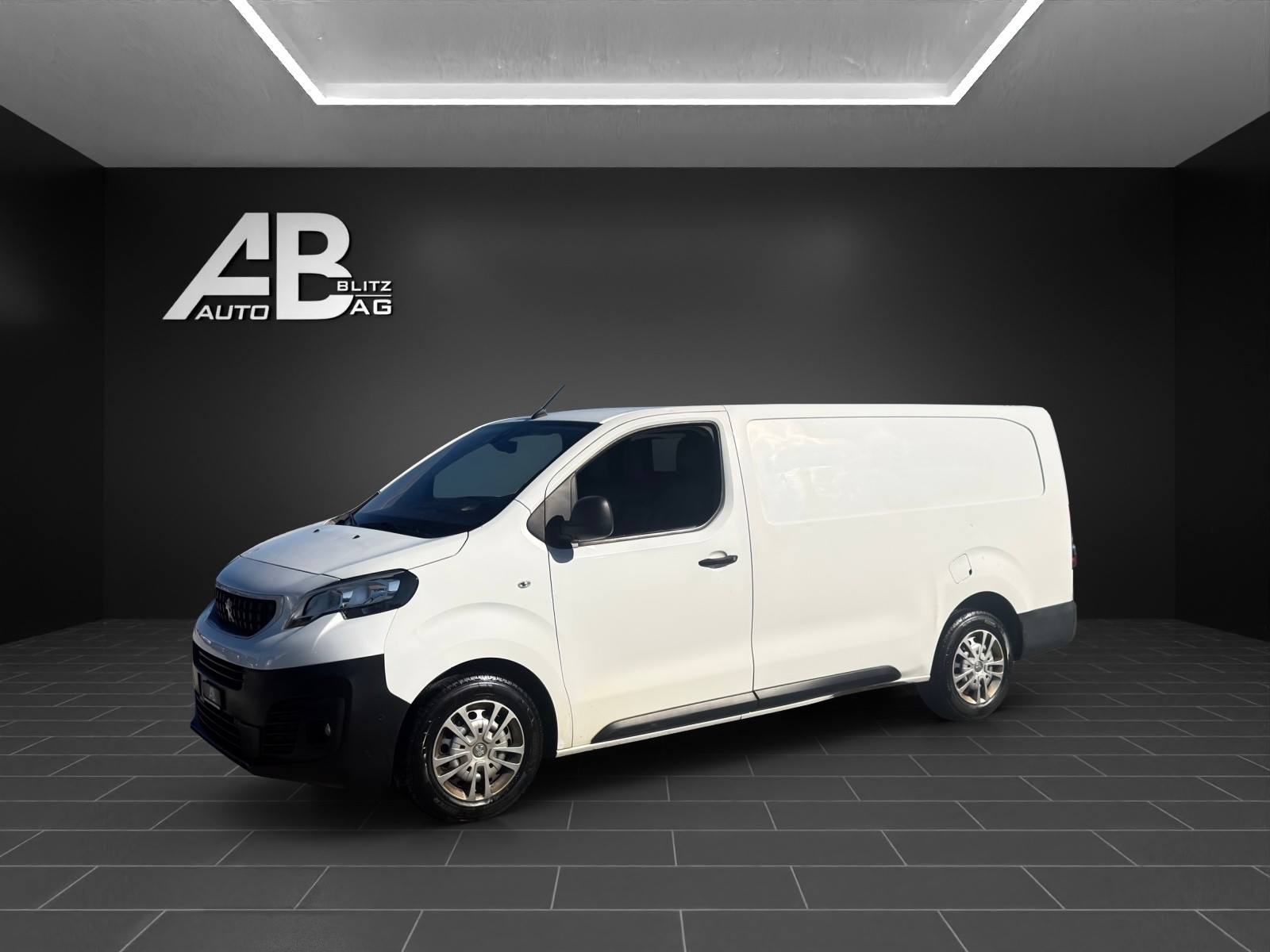 PEUGEOT Expert 2.0 BlueHDi 180 S&S Allure Long EAT8 mit 177 PS * 3-Plätzer *-image-1