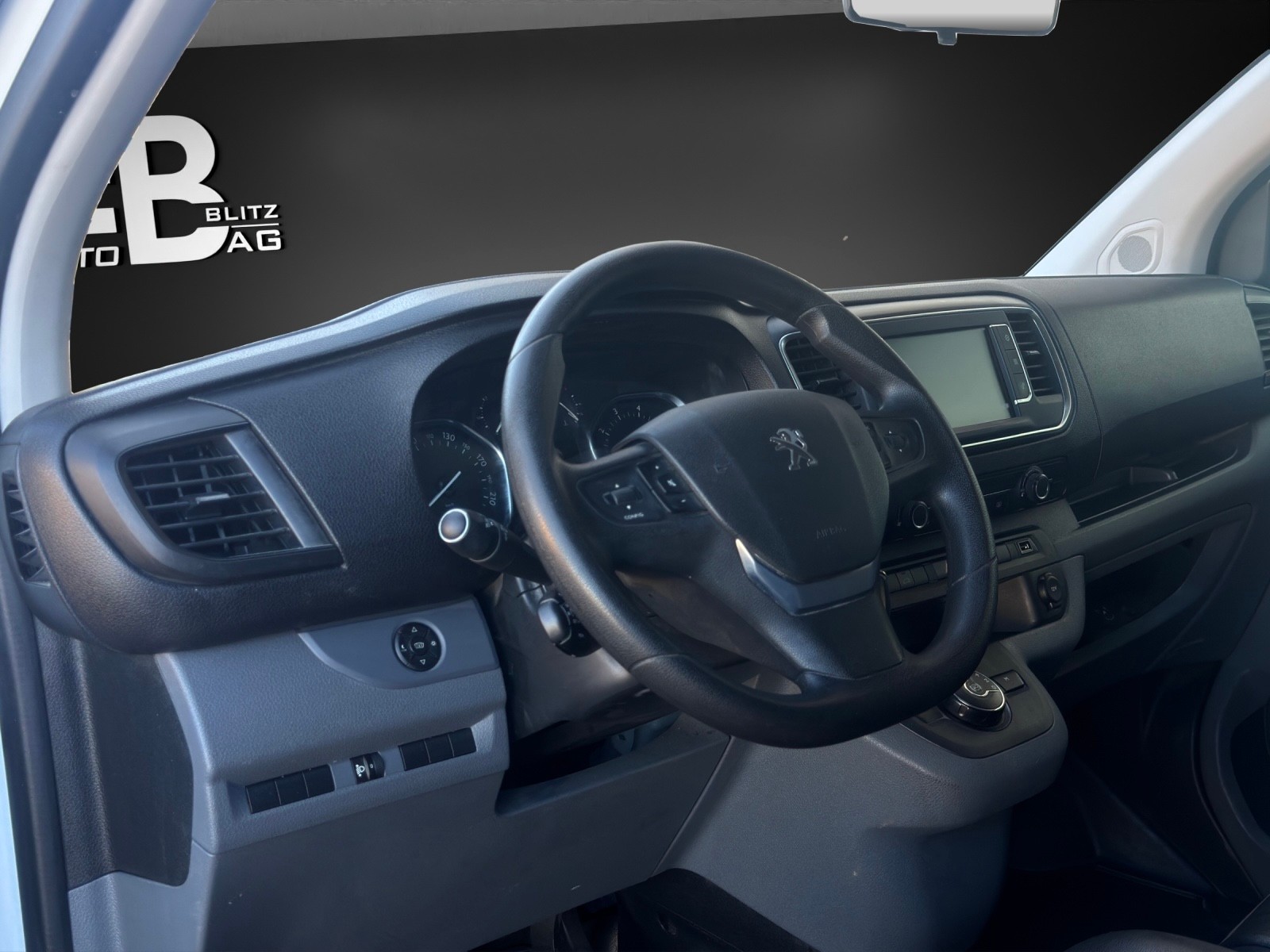 PEUGEOT Expert 2.0 BlueHDi 180 S&S Allure Long EAT8 mit 177 PS * 3-Plätzer *-image-6