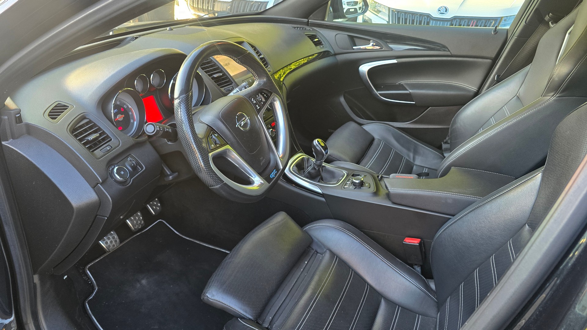 OPEL Insignia Sports Tourer 2.8 Turbo OPC 4WD-image-11