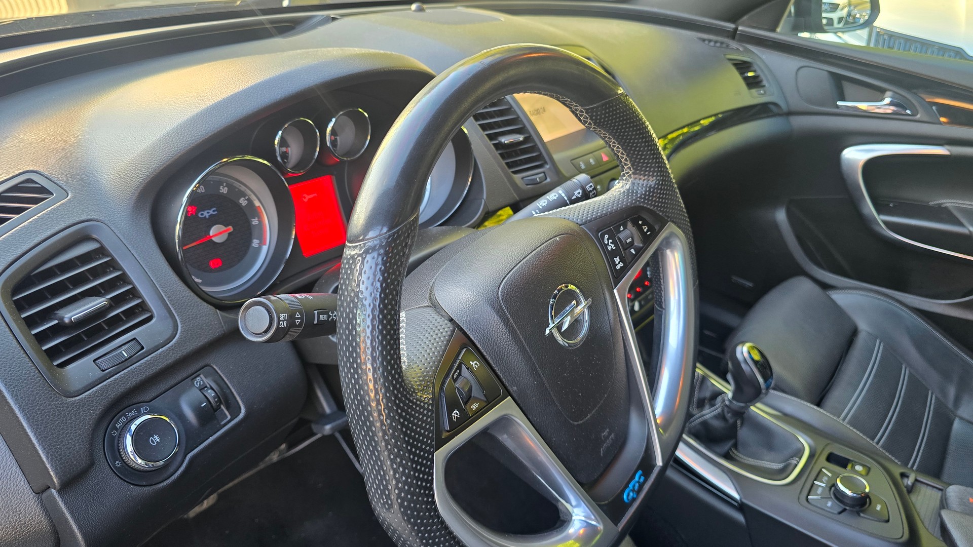 OPEL Insignia Sports Tourer 2.8 Turbo OPC 4WD-image-13