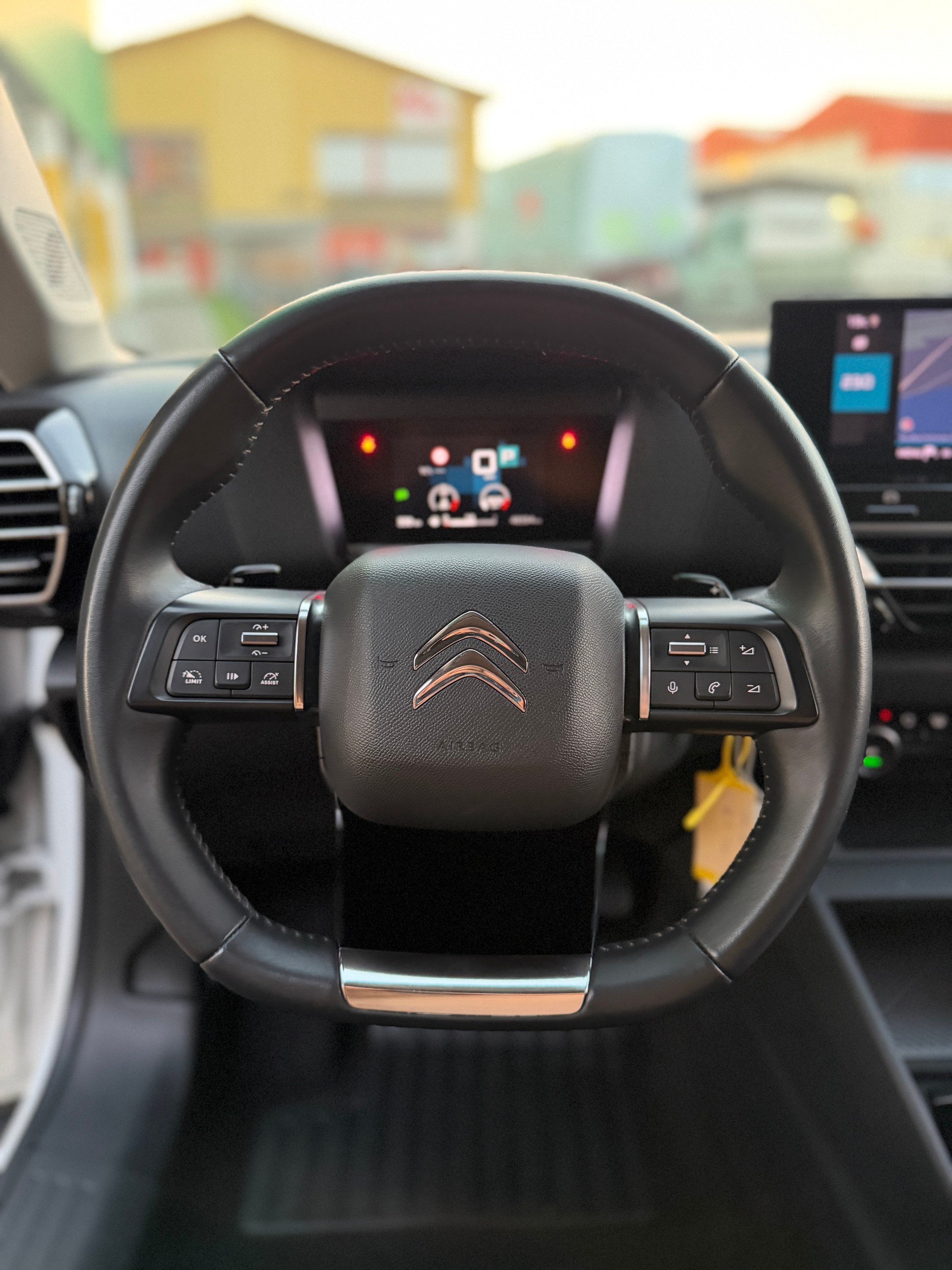 CITROEN C4 1.2 Pure Tech Swiss Edition EAT8-image-11
