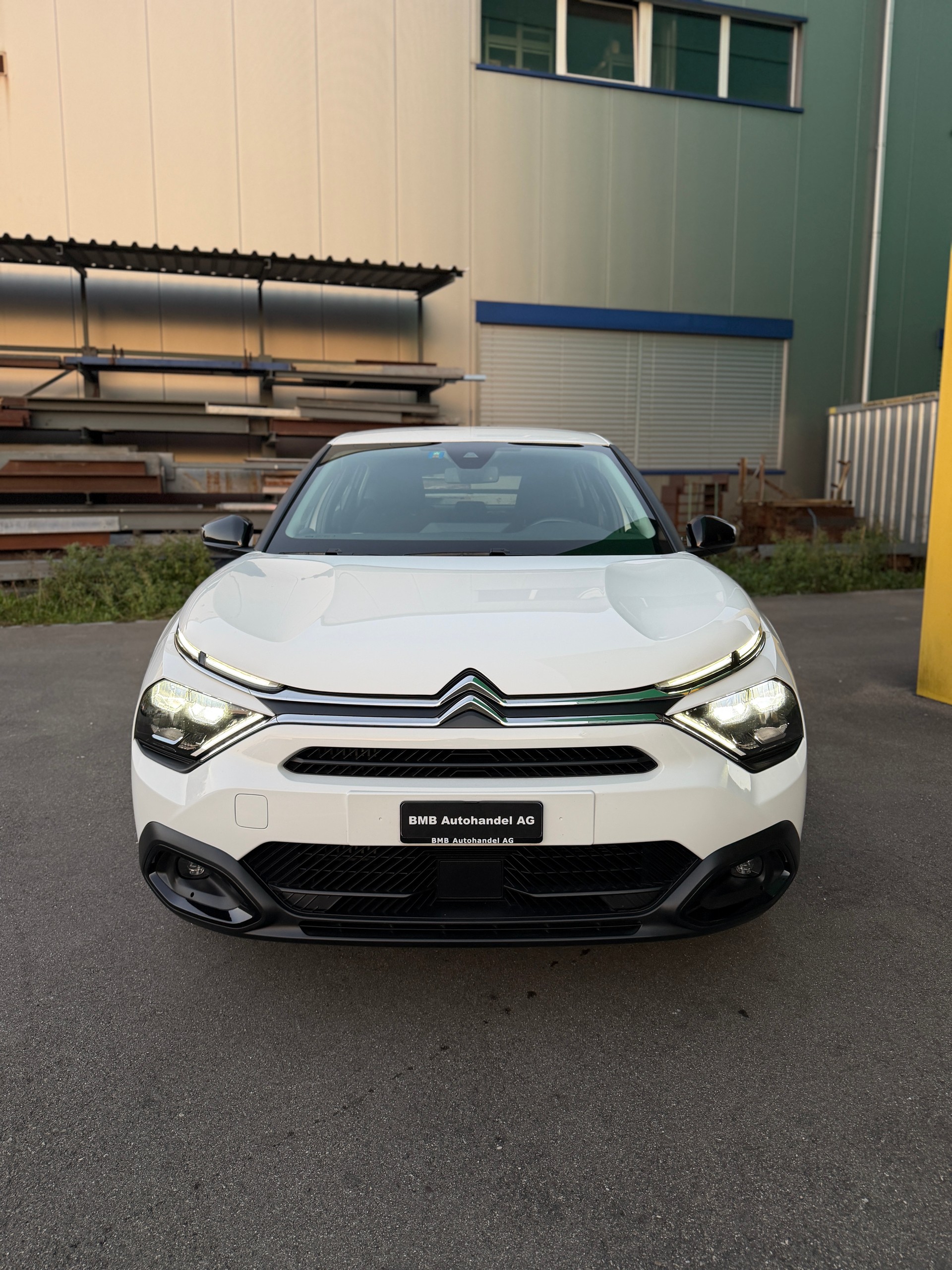 CITROEN C4 1.2 Pure Tech Swiss Edition EAT8-image-1