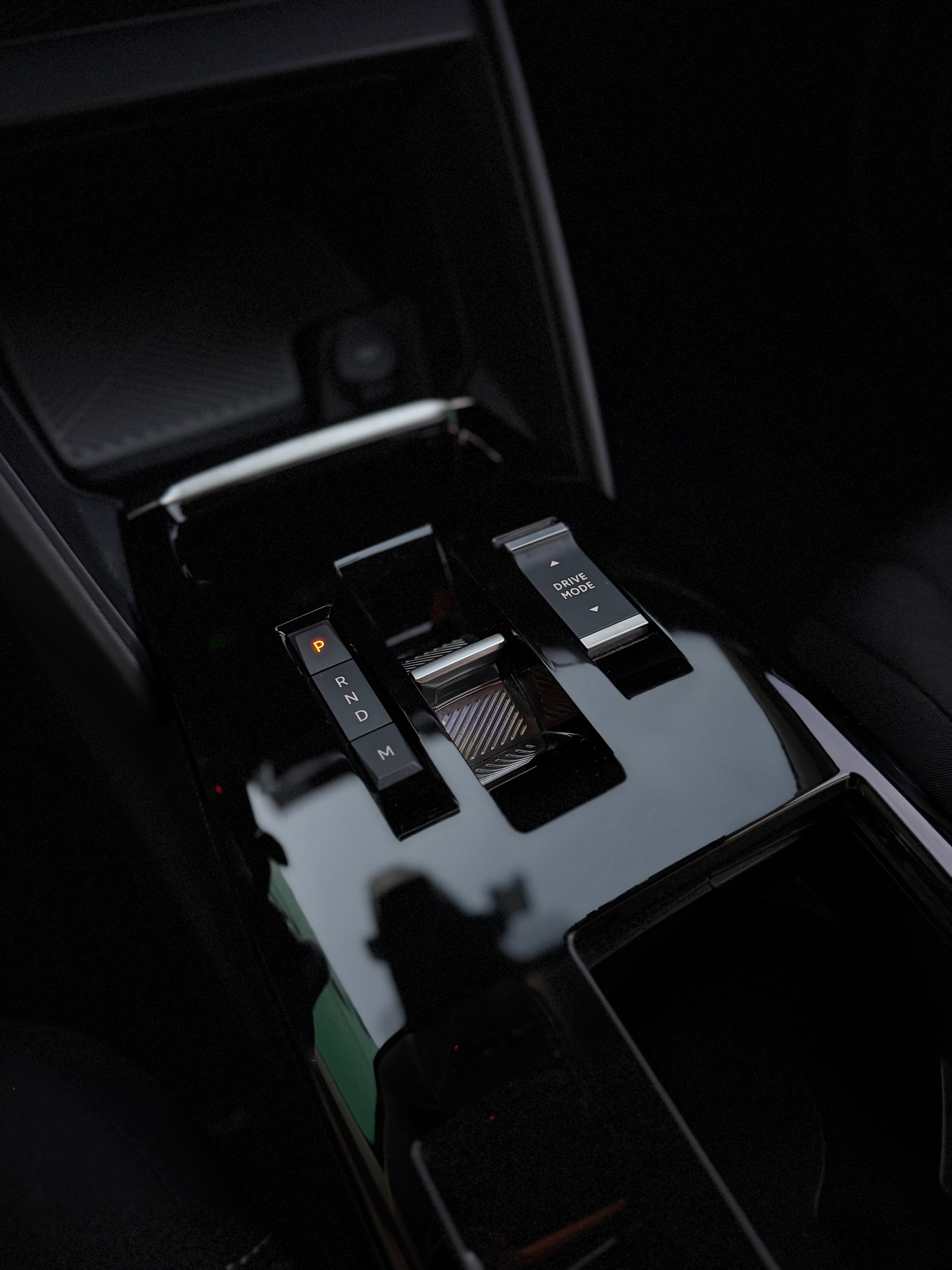 CITROEN C4 1.2 Pure Tech Swiss Edition EAT8-image-12