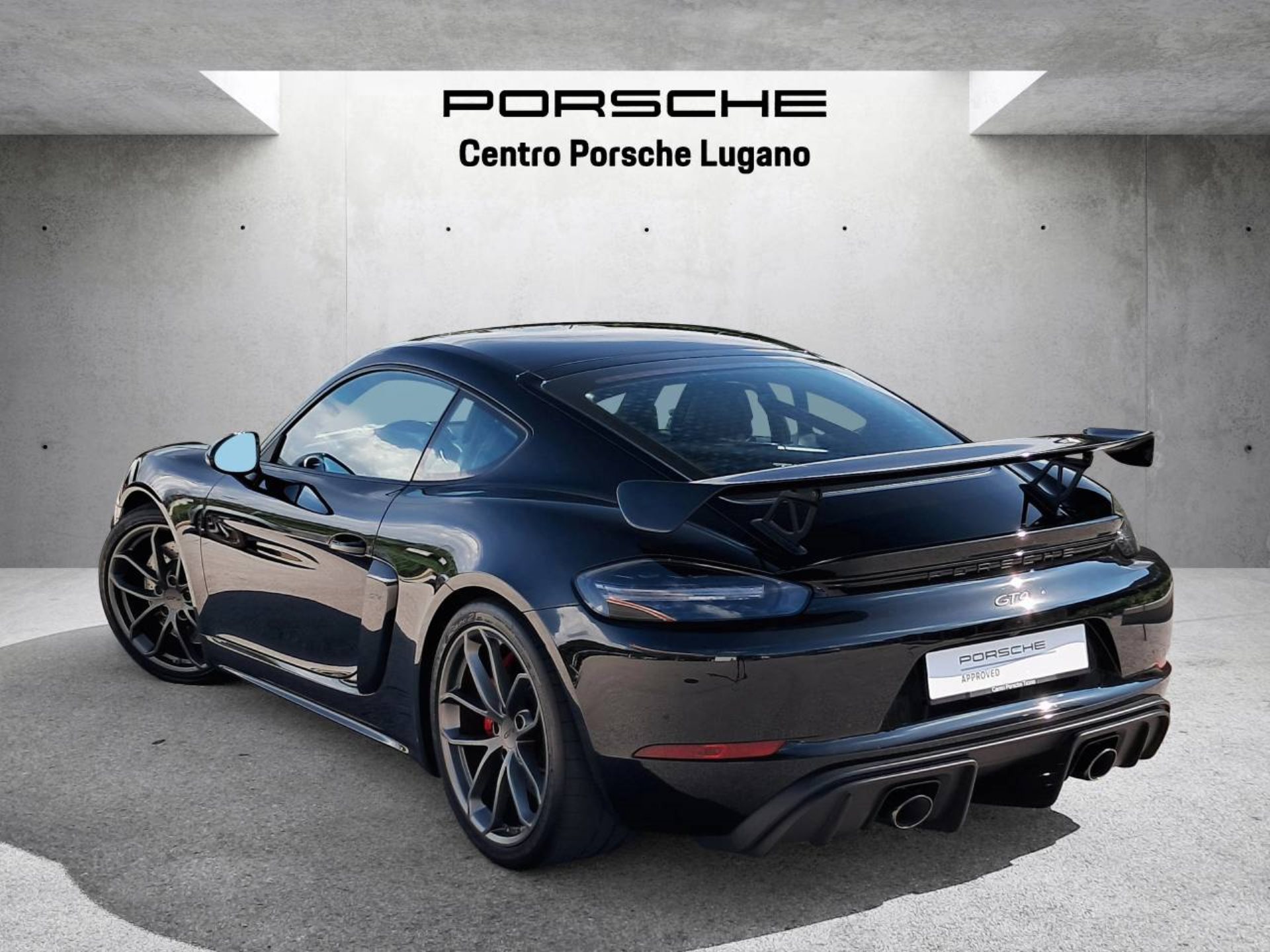 PORSCHE 718 Cayman GT4-image-2