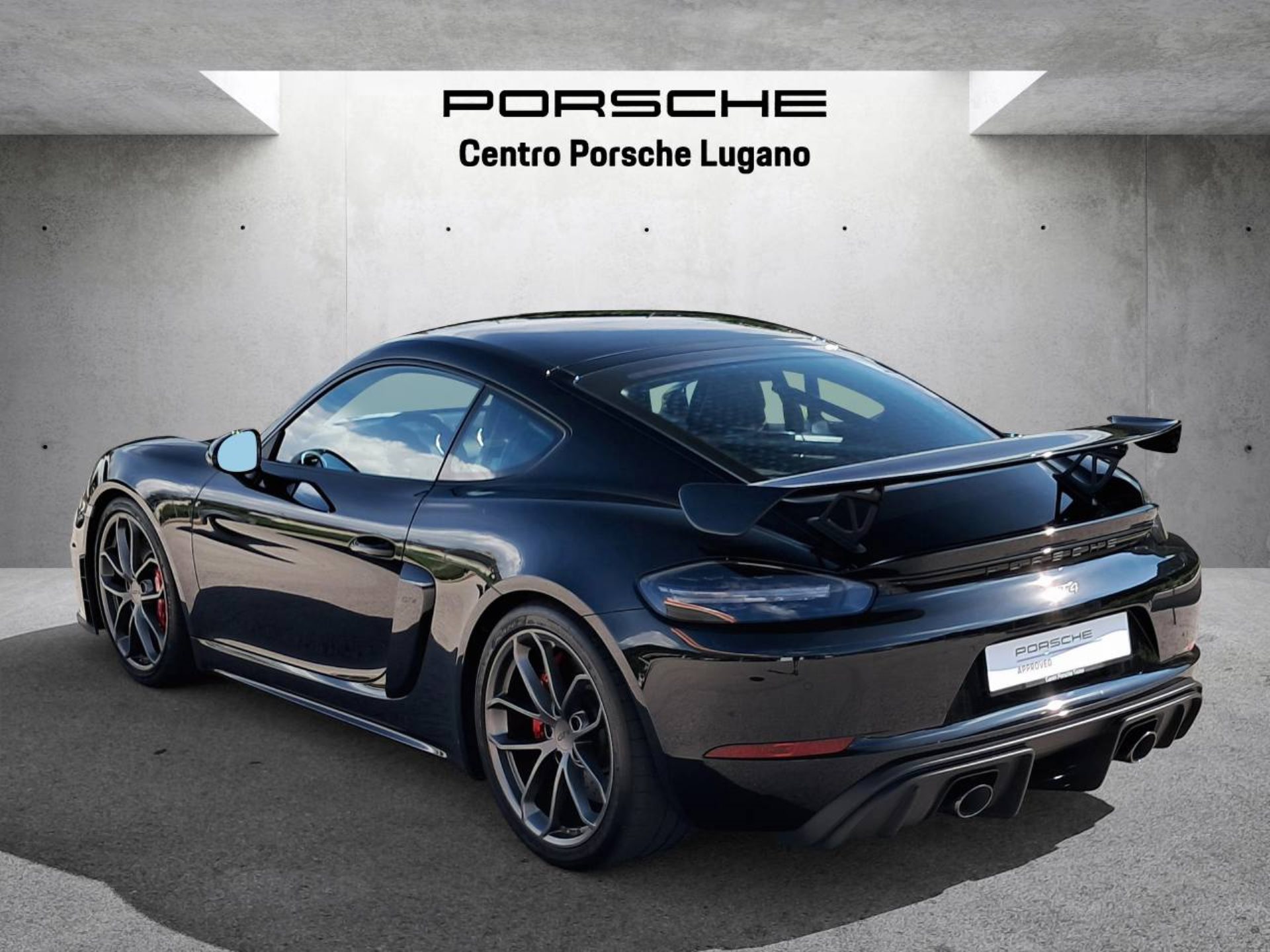 PORSCHE 718 Cayman GT4-image-6