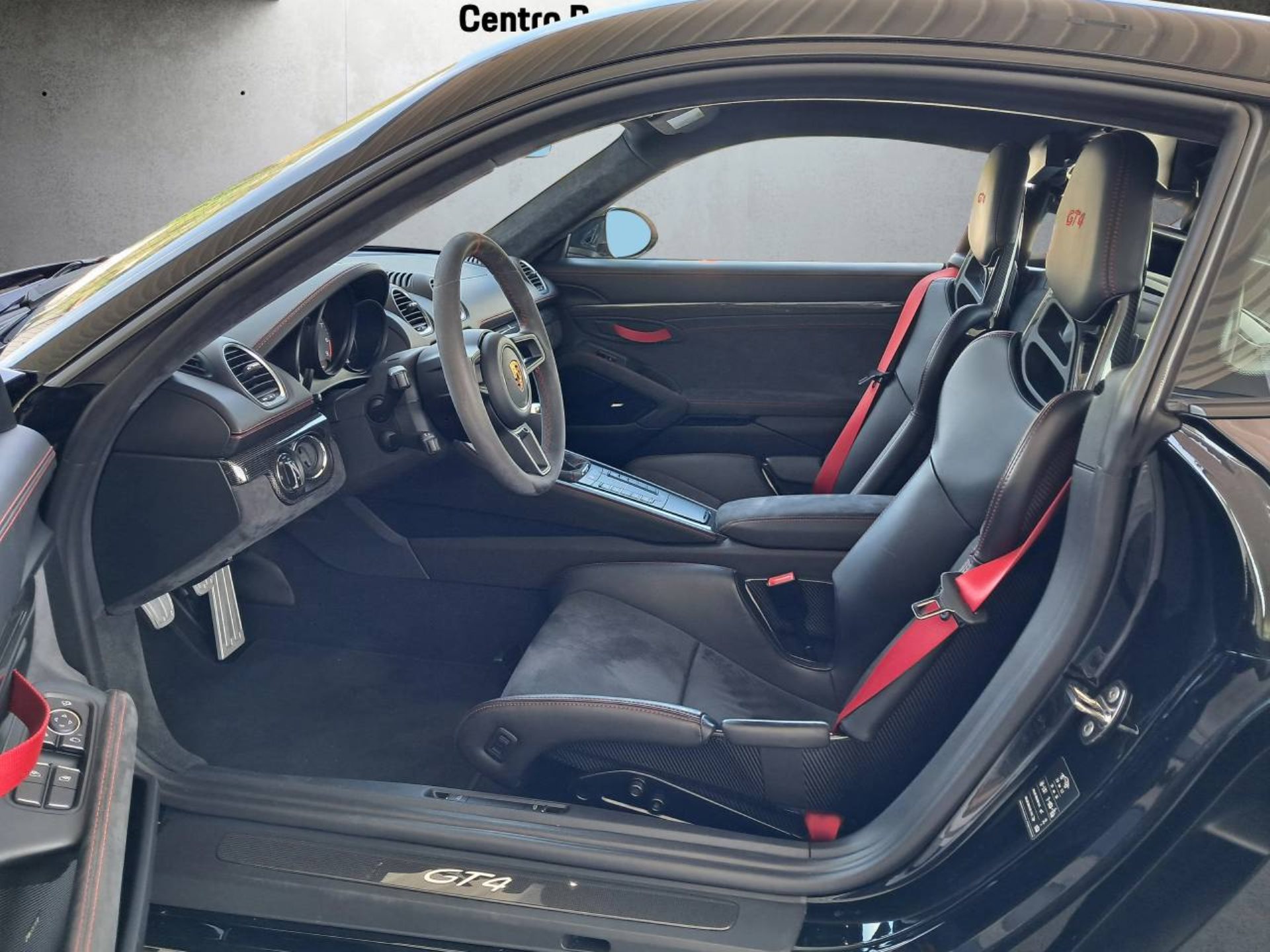 PORSCHE 718 Cayman GT4-image-4