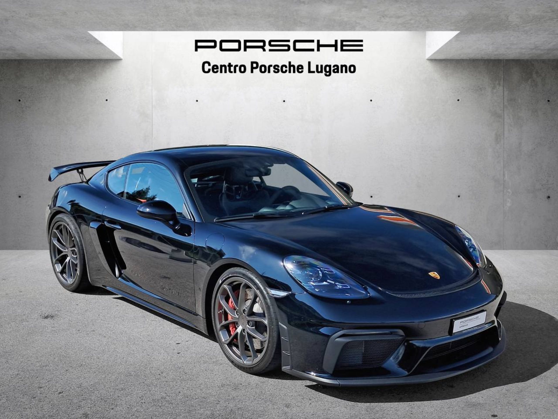 PORSCHE 718 Cayman GT4-image-5