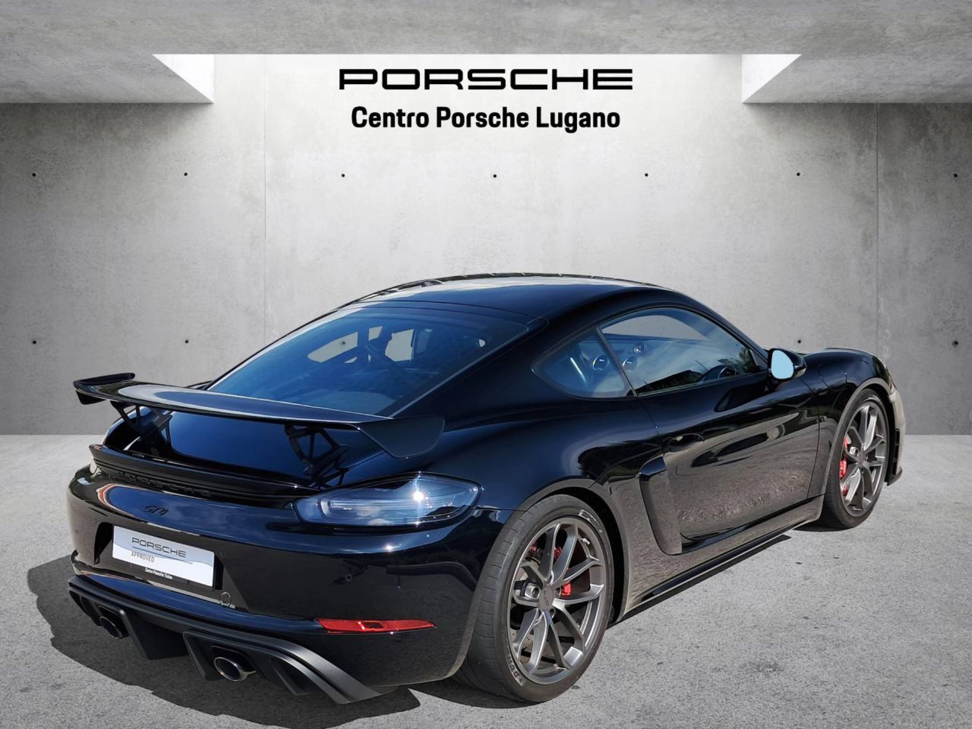 PORSCHE 718 Cayman GT4-image-7