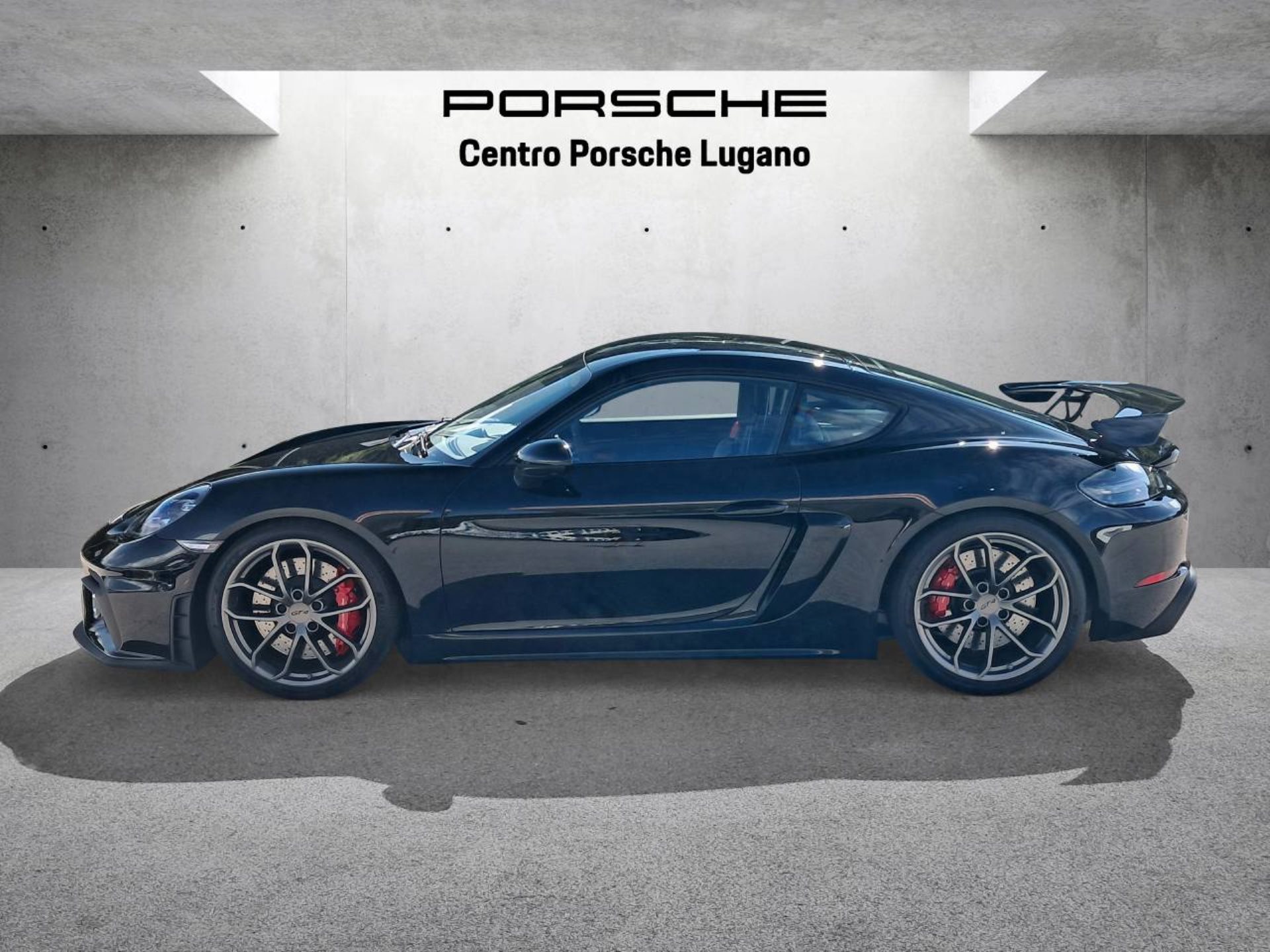 PORSCHE 718 Cayman GT4-image-1