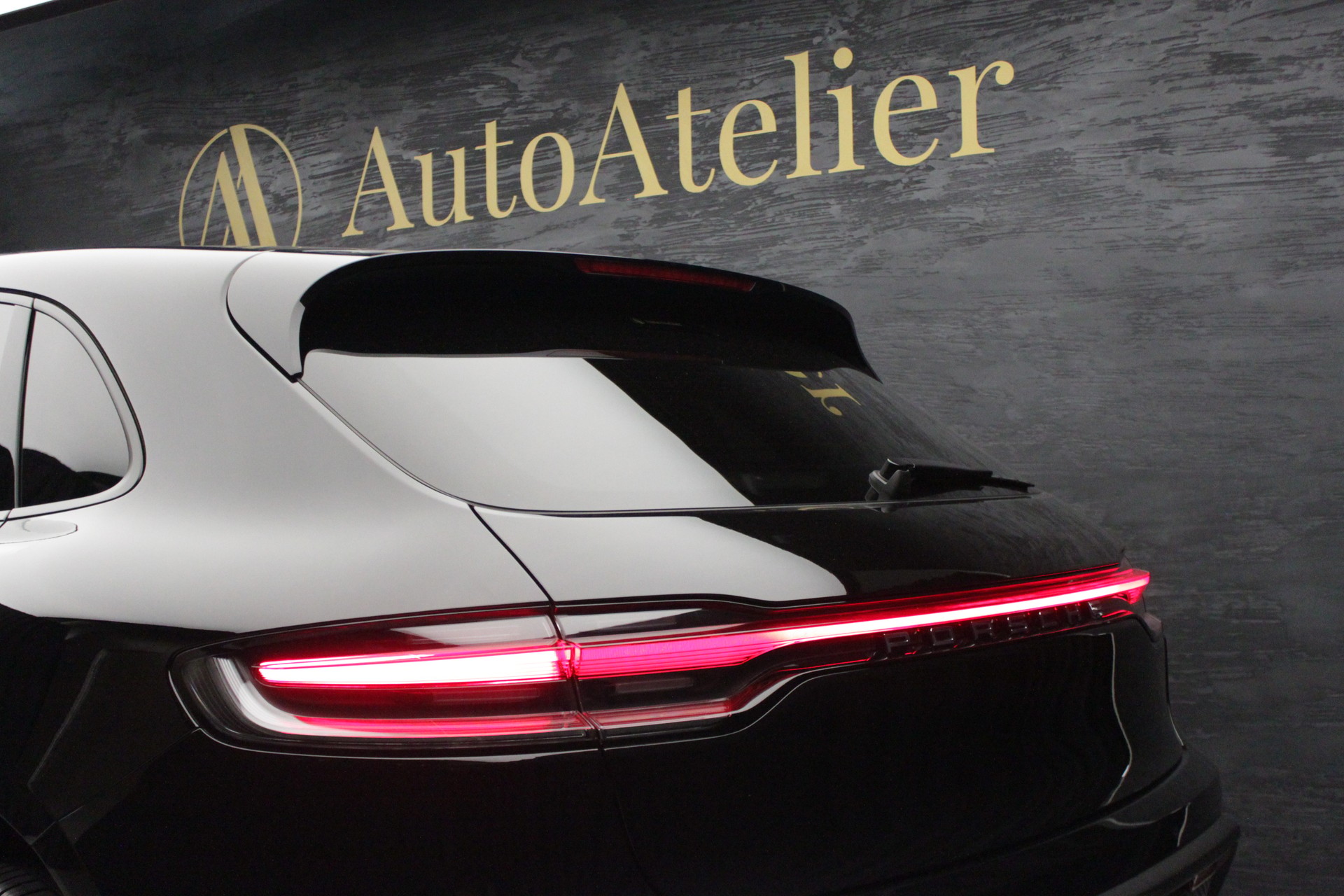 PORSCHE Macan PDK-image-13
