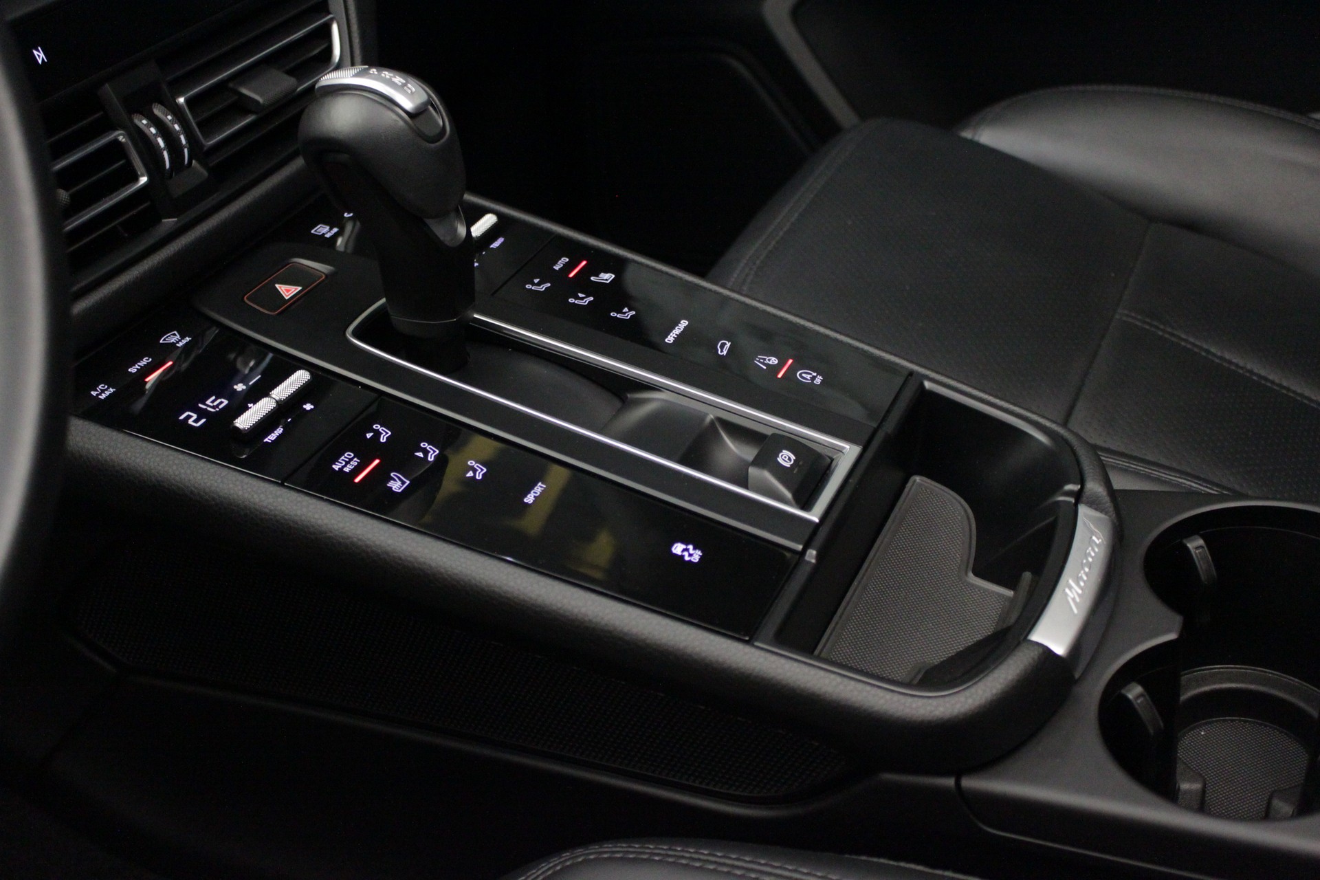 PORSCHE Macan PDK-image-22