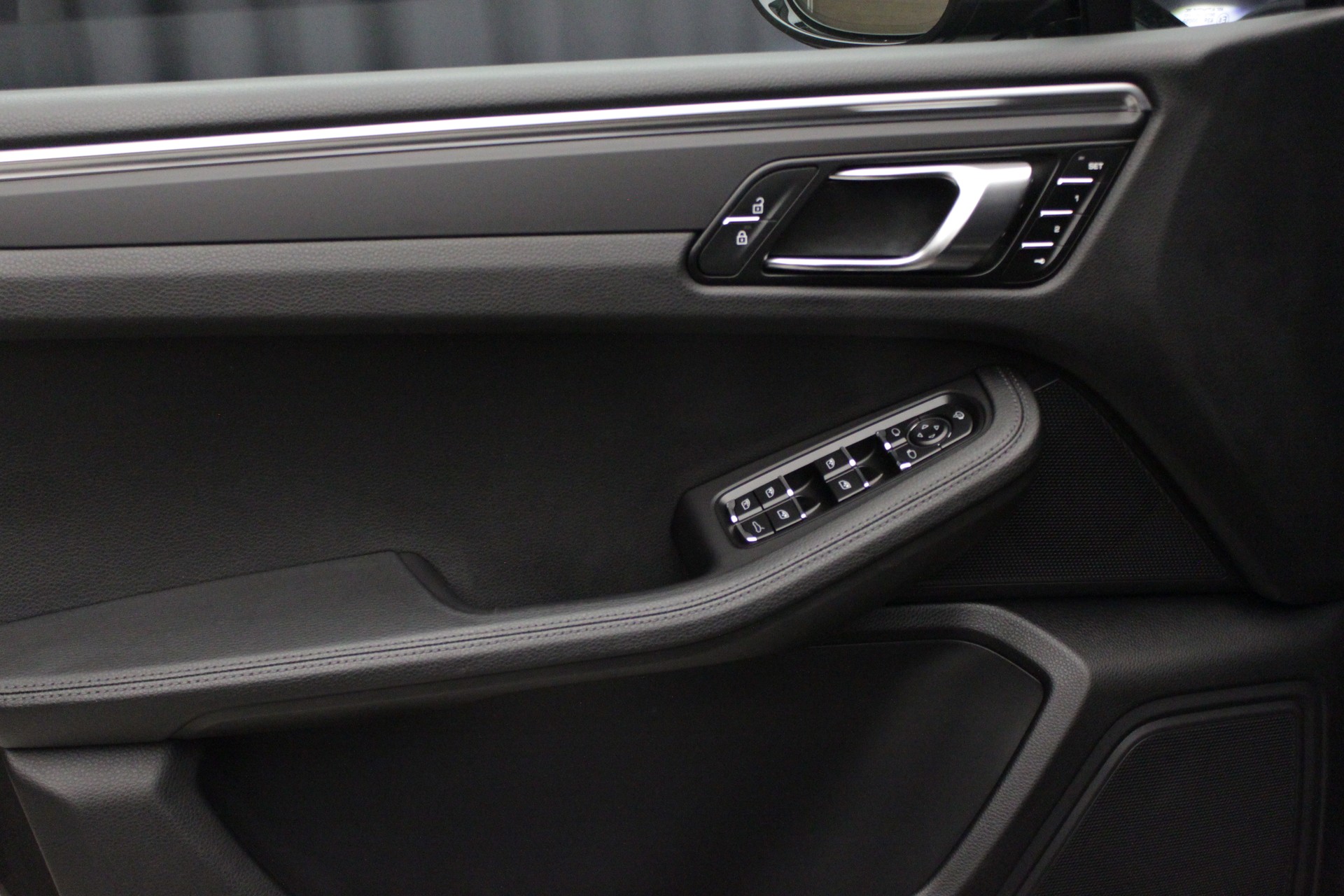 PORSCHE Macan PDK-image-21