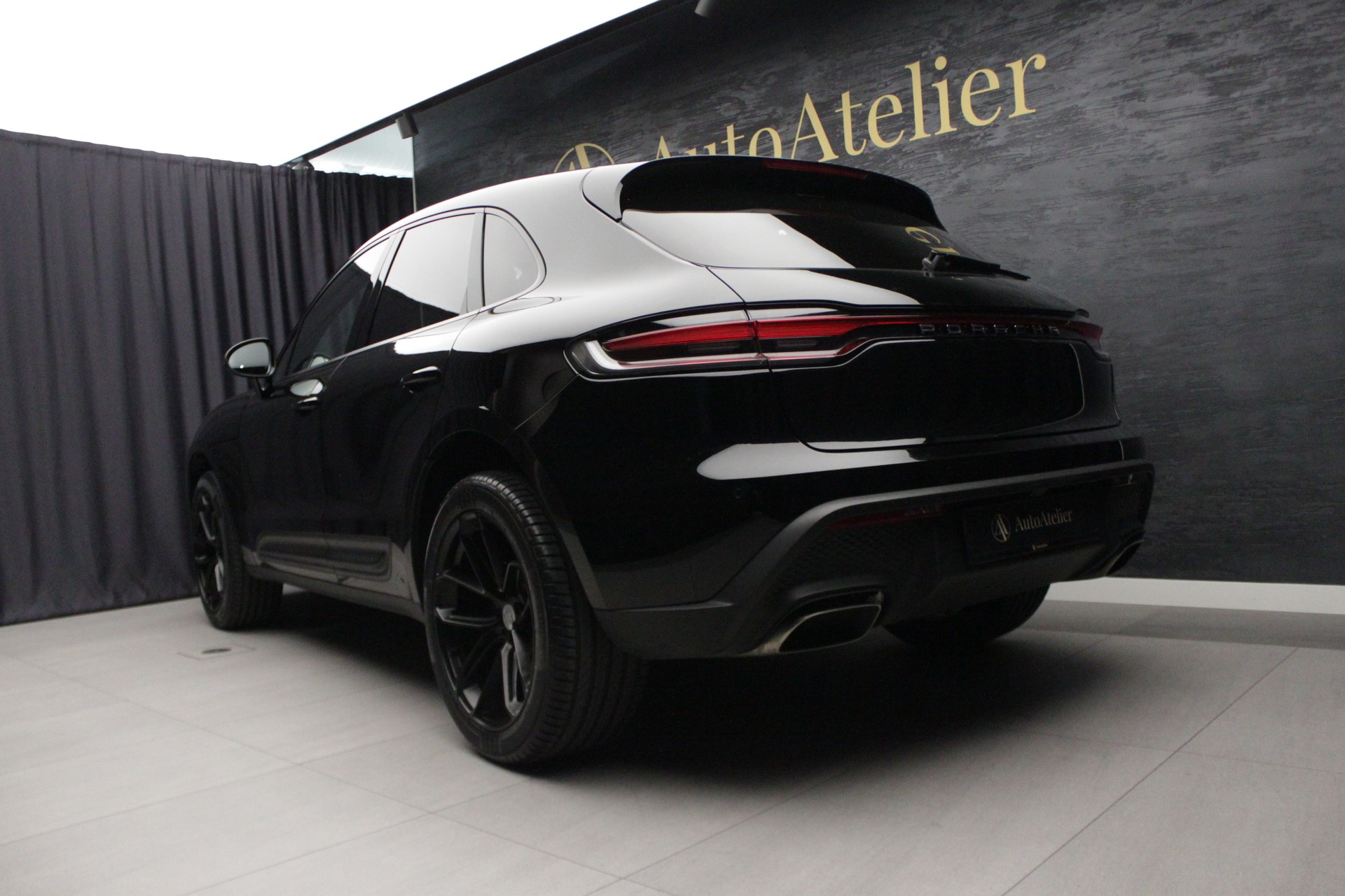PORSCHE Macan PDK-image-9