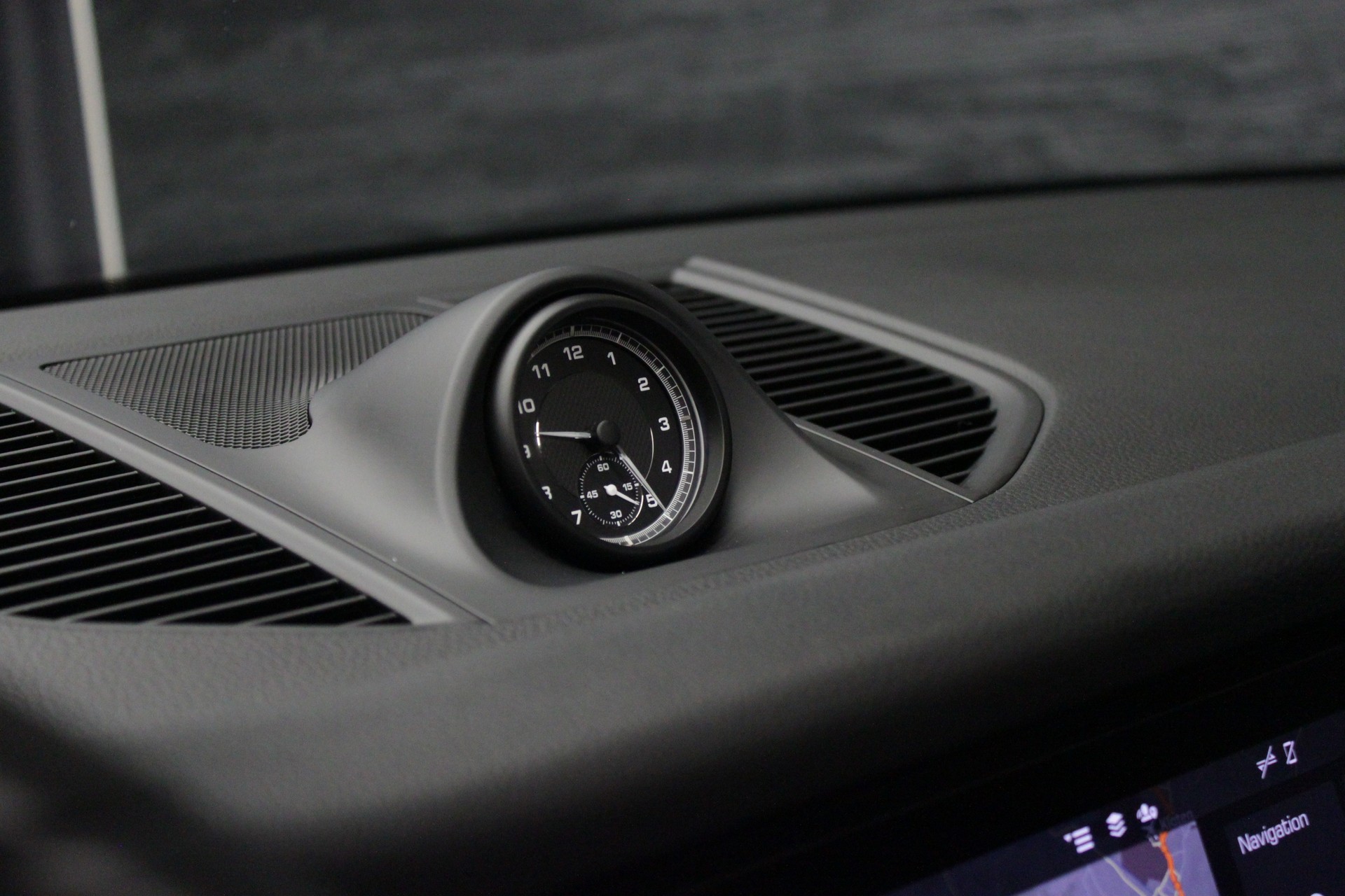 PORSCHE Macan PDK-image-23