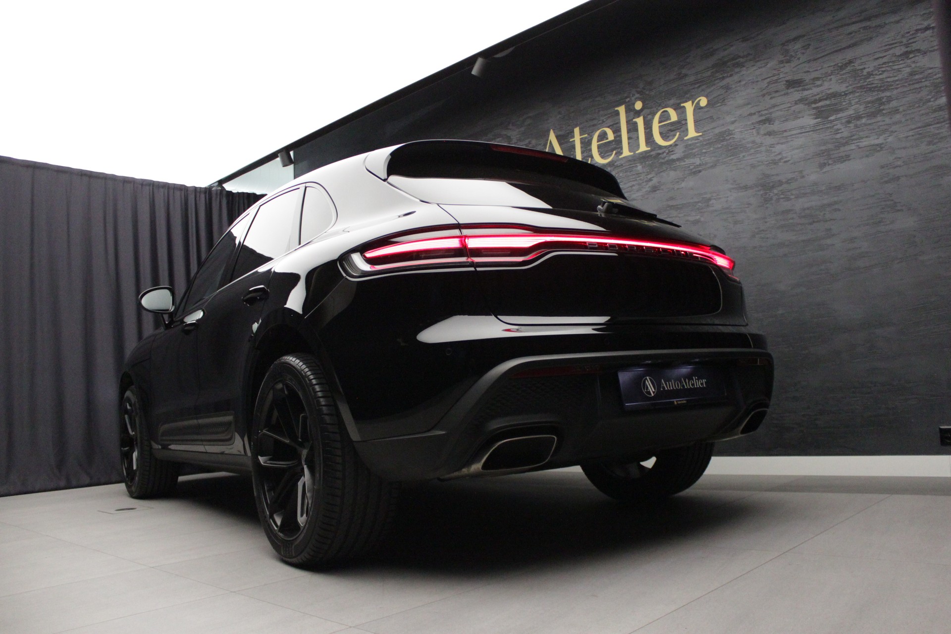 PORSCHE Macan PDK-image-12