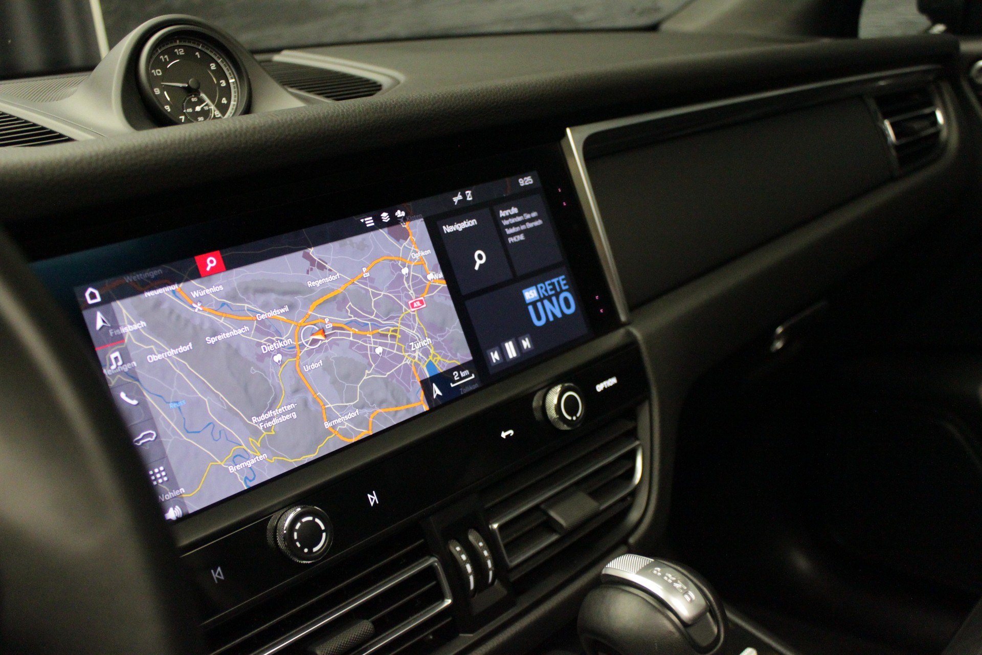 PORSCHE Macan PDK-image-24