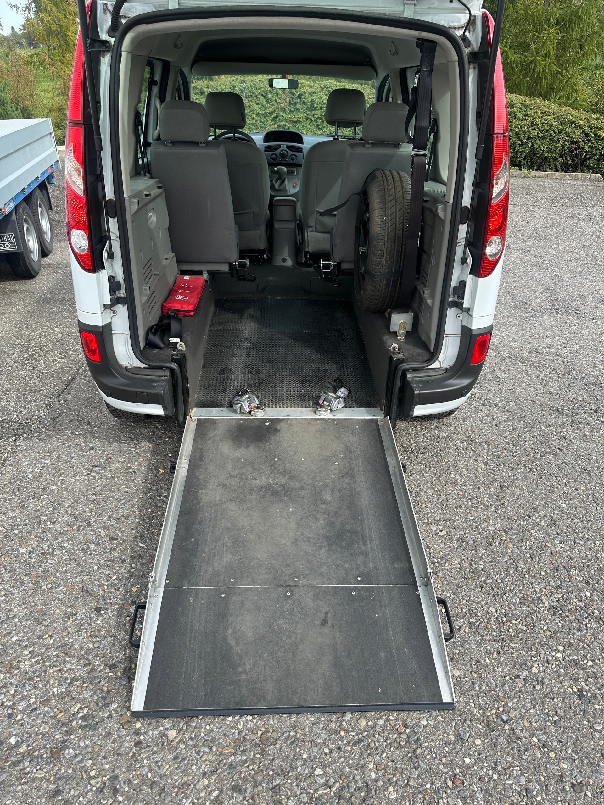 RENAULT Kangoo 1.6 16V Expression Automatic-image-6