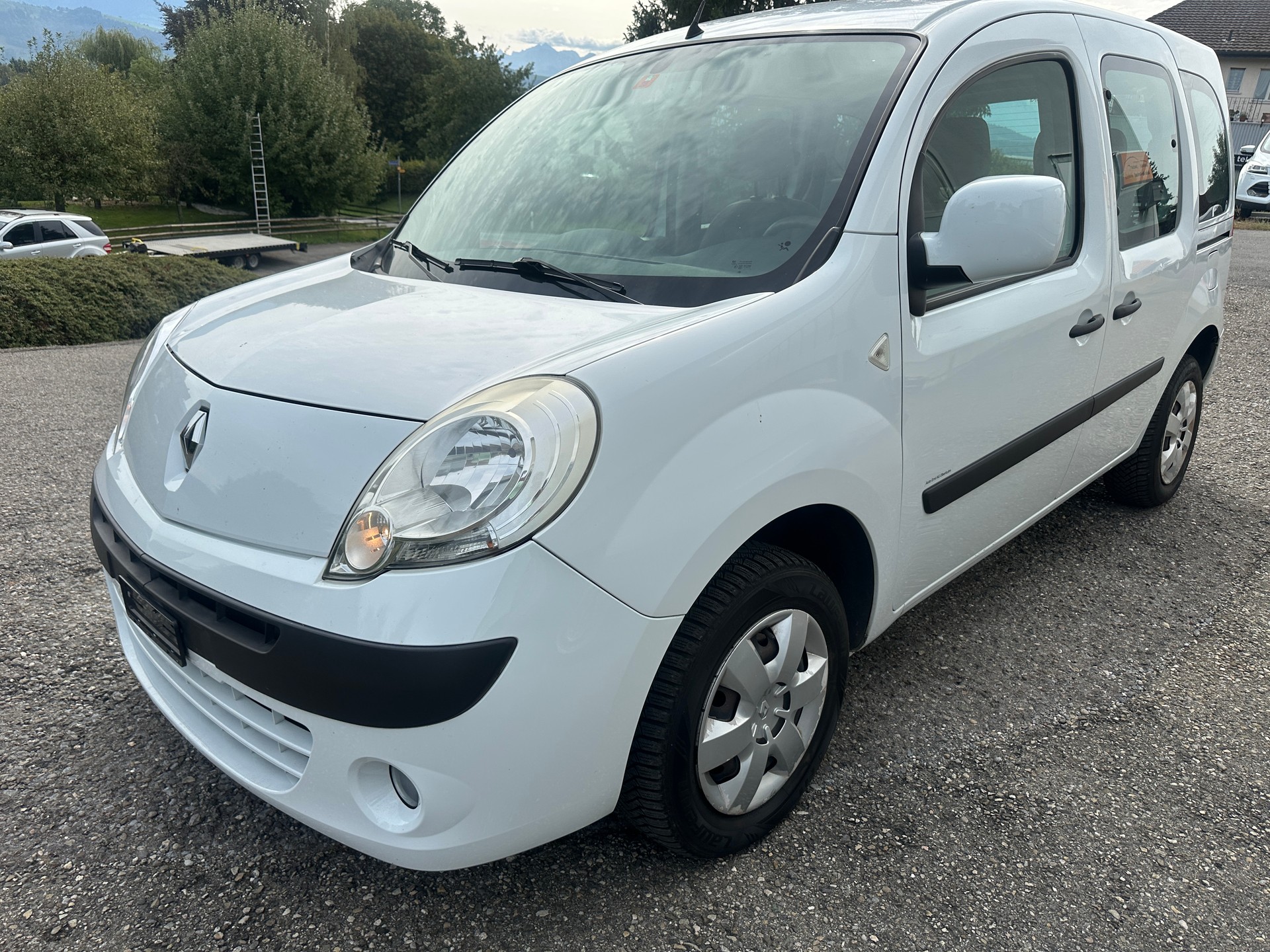 RENAULT Kangoo 1.6 16V Expression Automatic-image-0