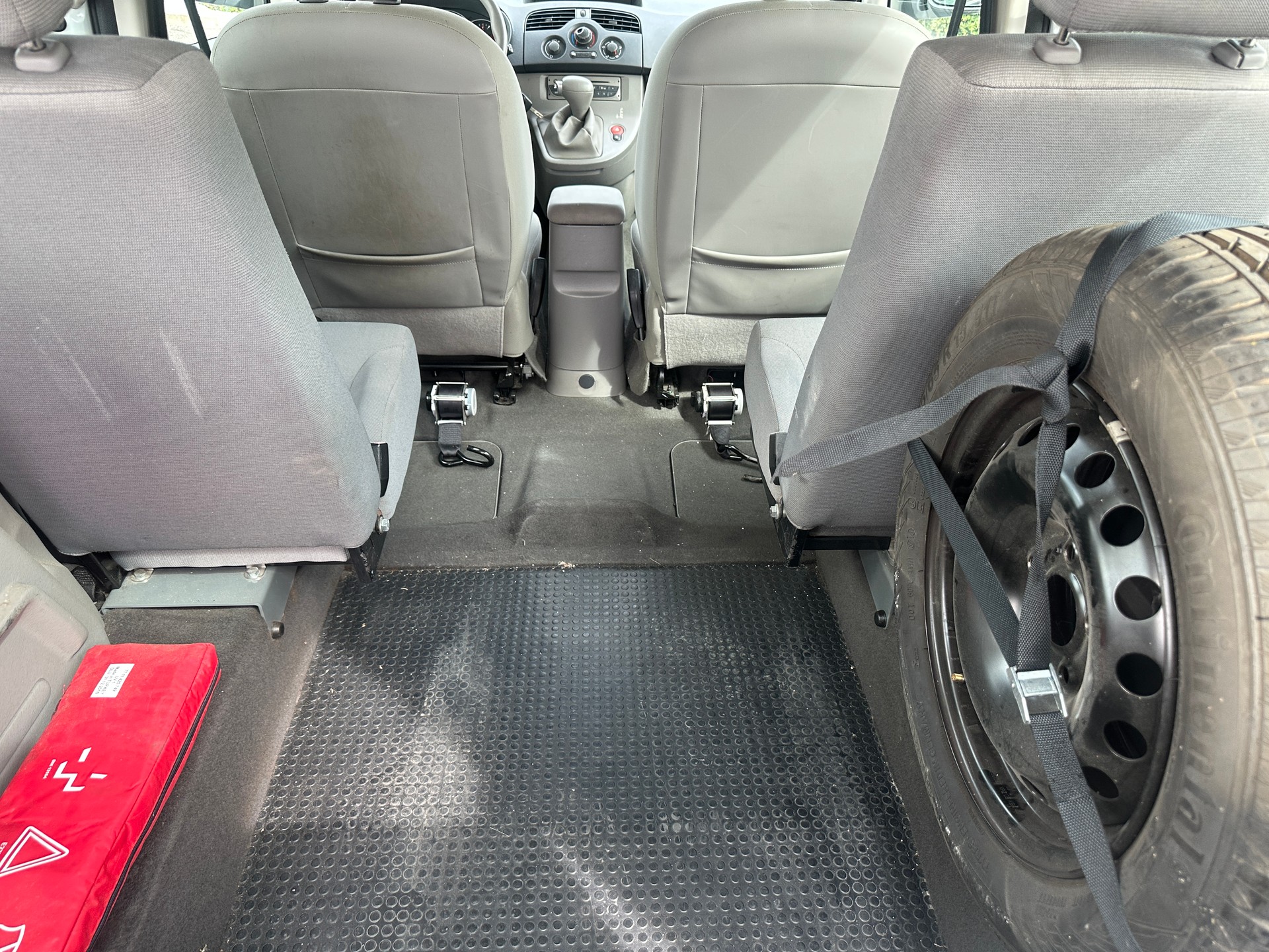 RENAULT Kangoo 1.6 16V Expression Automatic-image-8