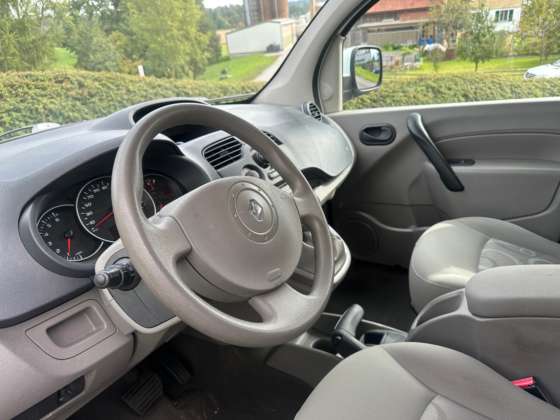 RENAULT Kangoo 1.6 16V Expression Automatic-image-9