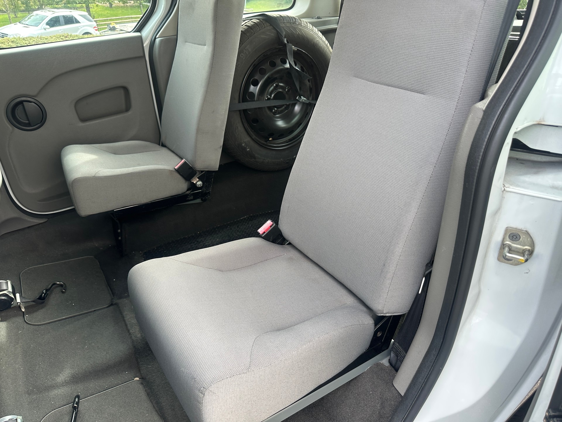RENAULT Kangoo 1.6 16V Expression Automatic-image-4