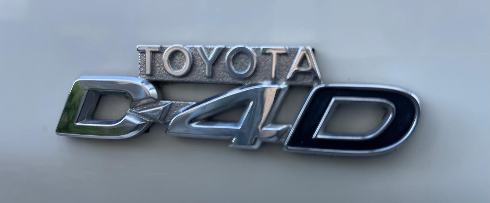 TOYOTA Hiace D-4D A/T LWB Van-image-8