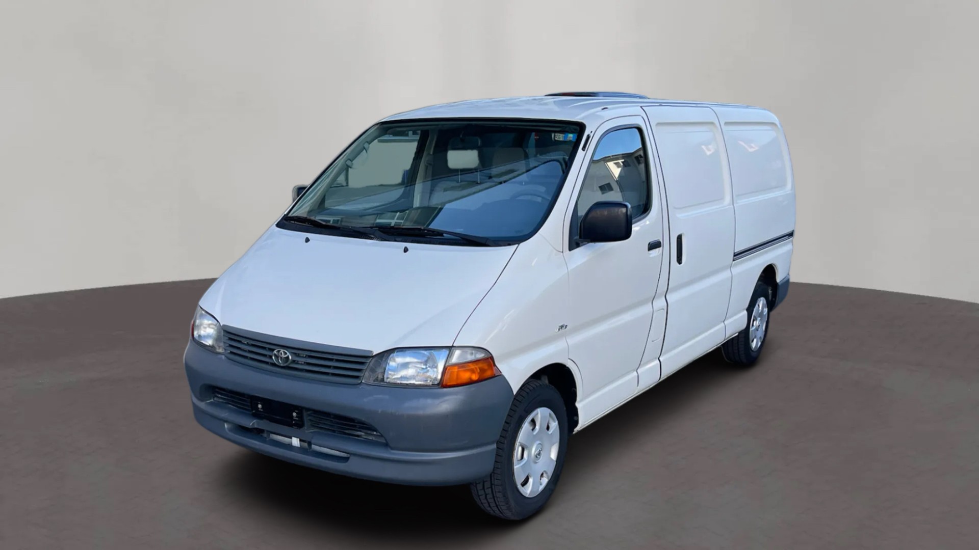 TOYOTA Hiace D-4D A/T LWB Van-image-0