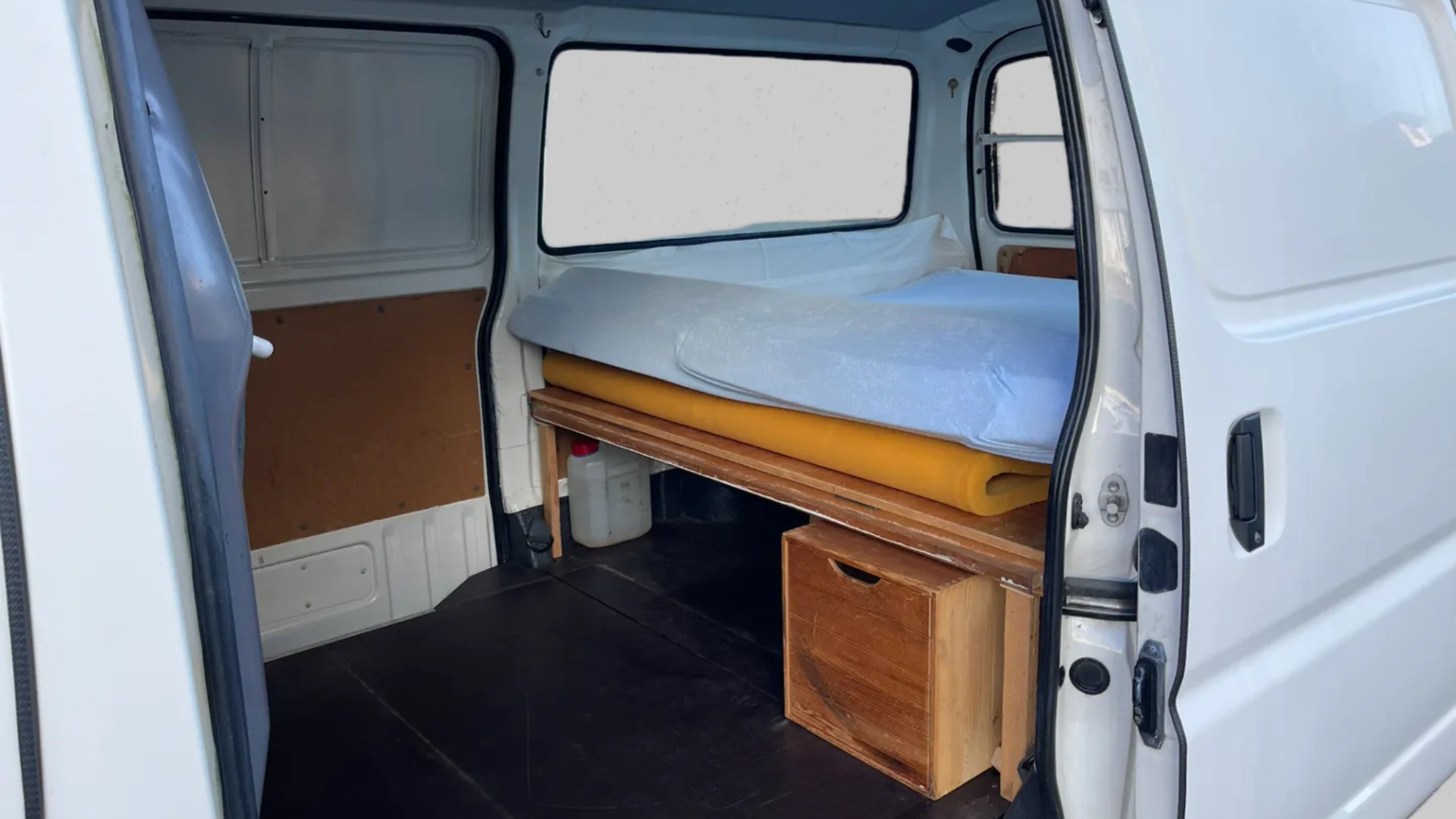 TOYOTA Hiace D-4D A/T LWB Van-image-26