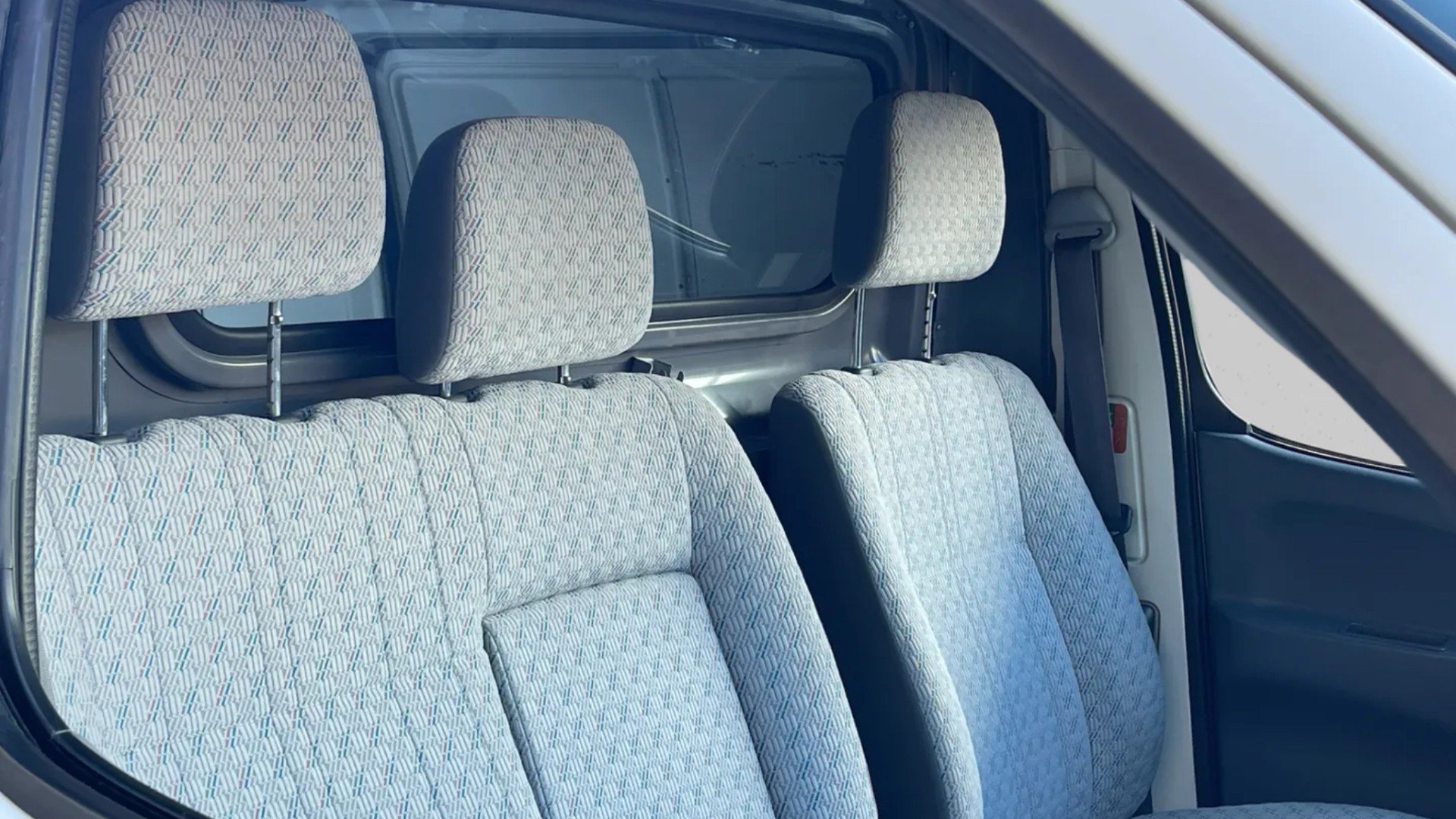 TOYOTA Hiace D-4D A/T LWB Van-image-21