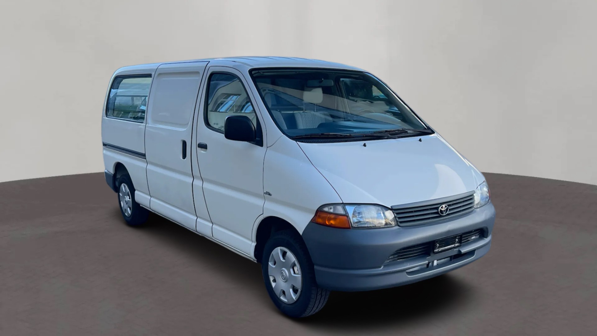 TOYOTA Hiace D-4D A/T LWB Van-image-2