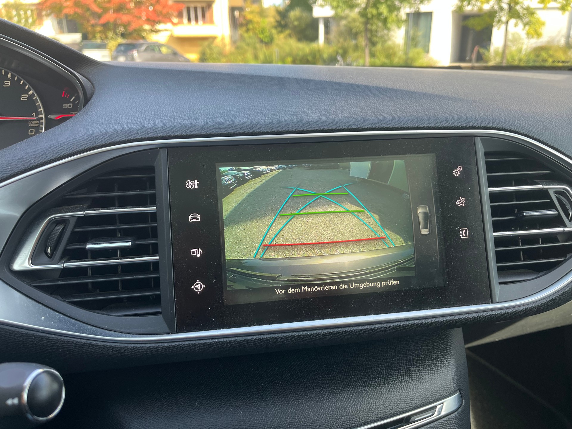 PEUGEOT 308 SW 1.2 THP Style Automatic-image-11