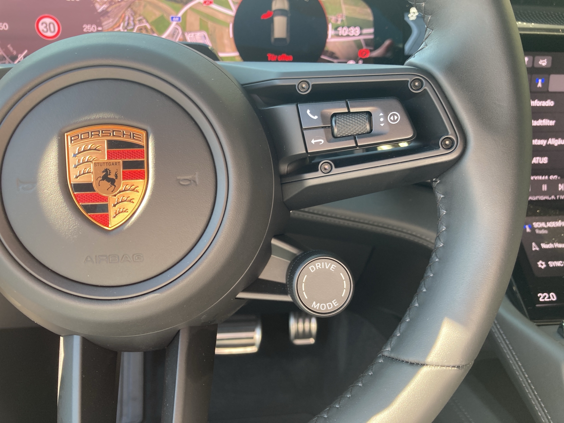 PORSCHE Cayenne Electric Basis-image-24