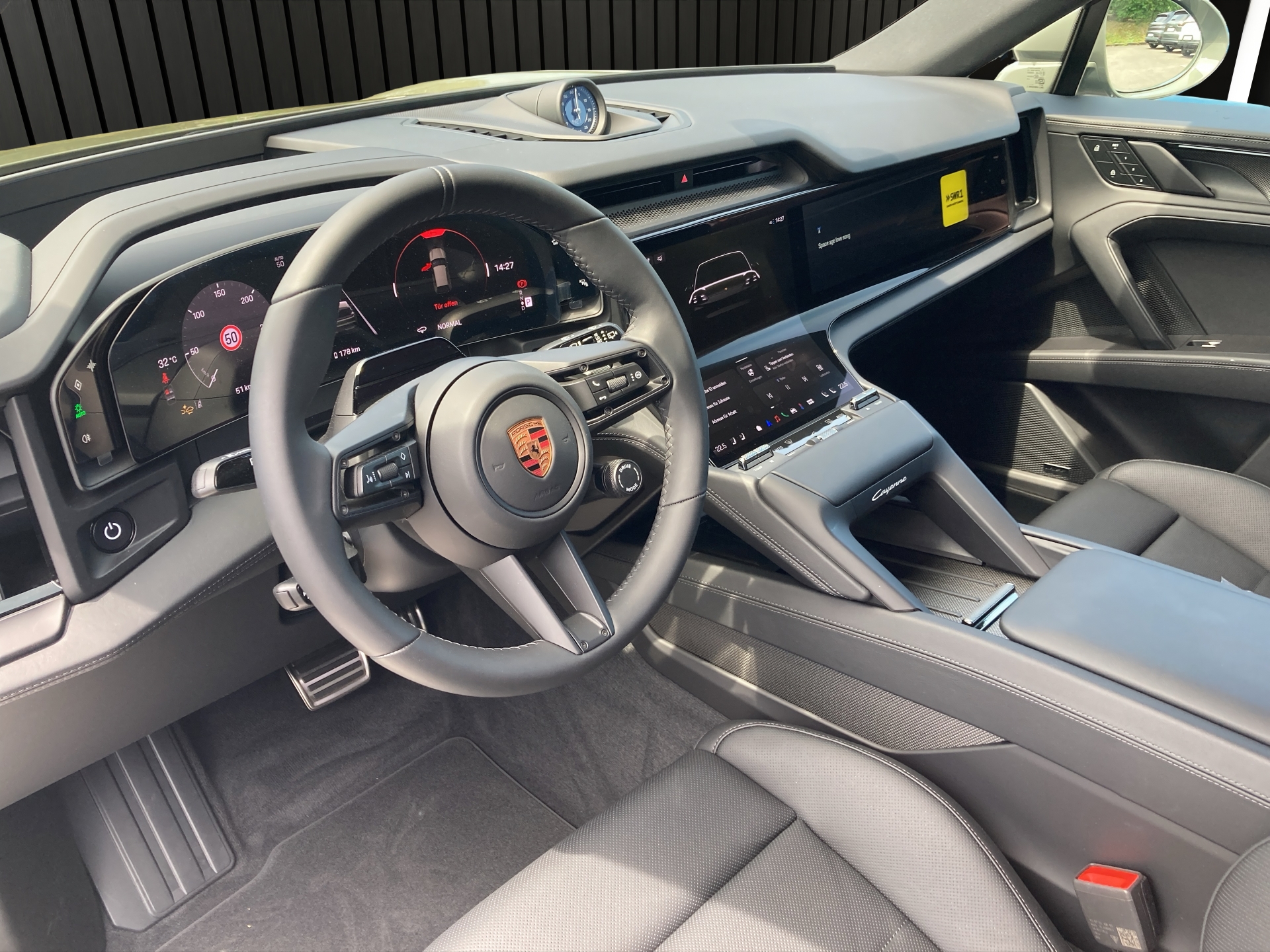 PORSCHE Cayenne Electric Basis-image-10