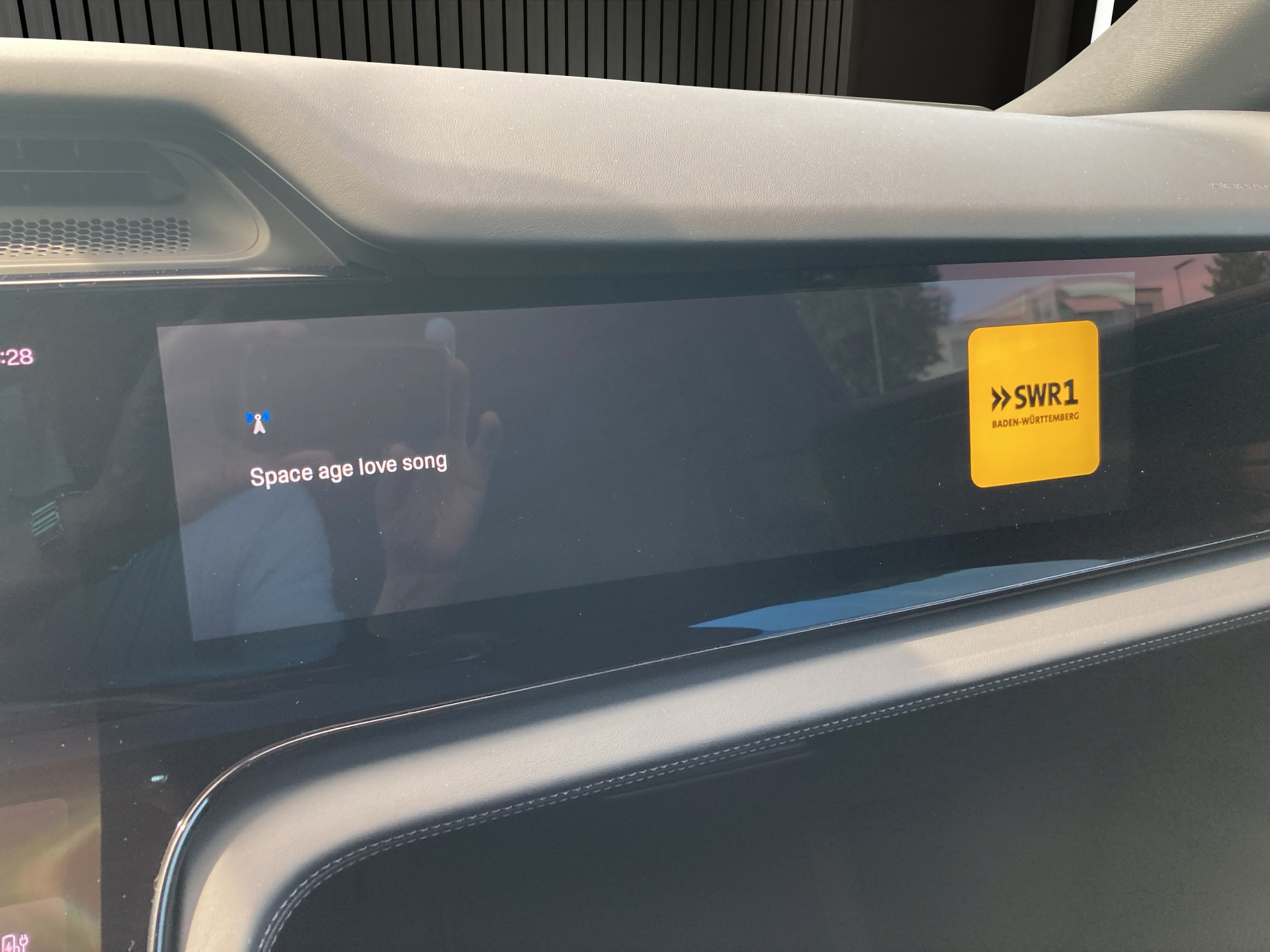 PORSCHE Cayenne Electric Basis-image-19