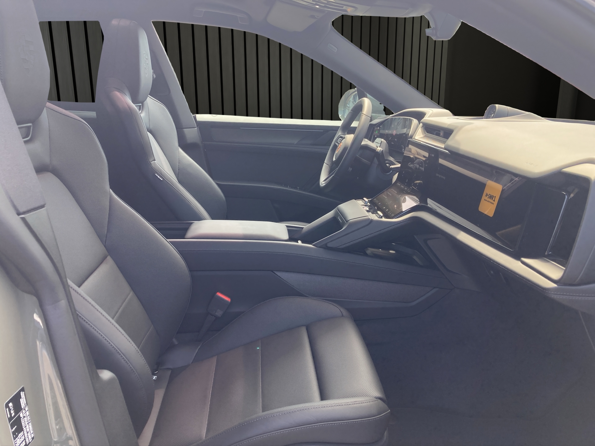 PORSCHE Cayenne Electric Basis-image-15
