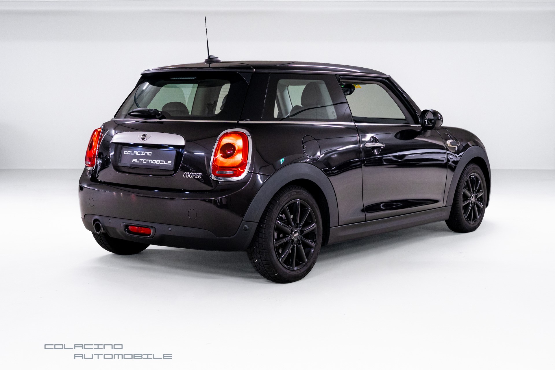 MINI Cooper-image-1