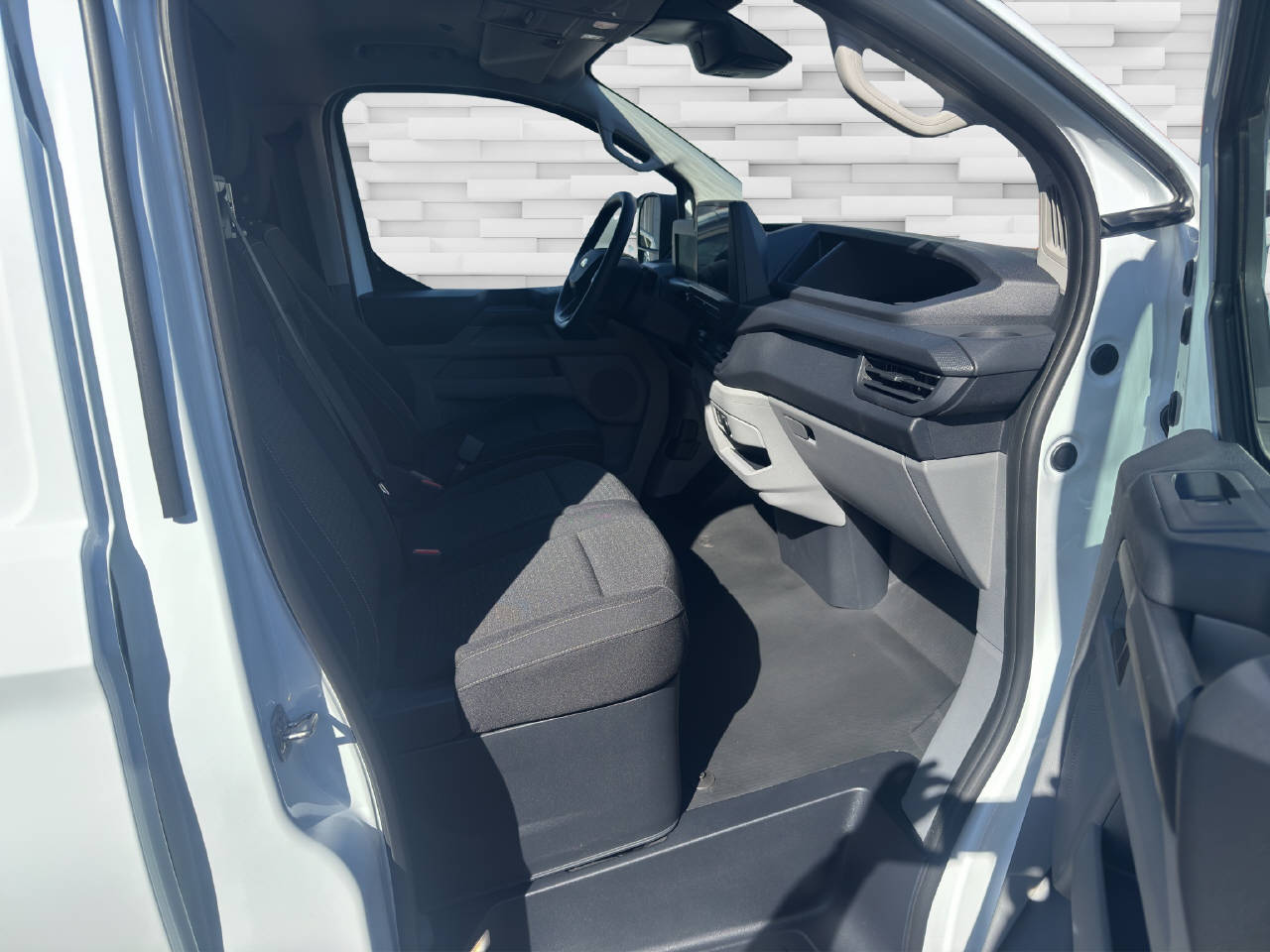 FORD Transit Custom Van 320 L1 2.5 Duratec 233 Trend PHEV-image-8