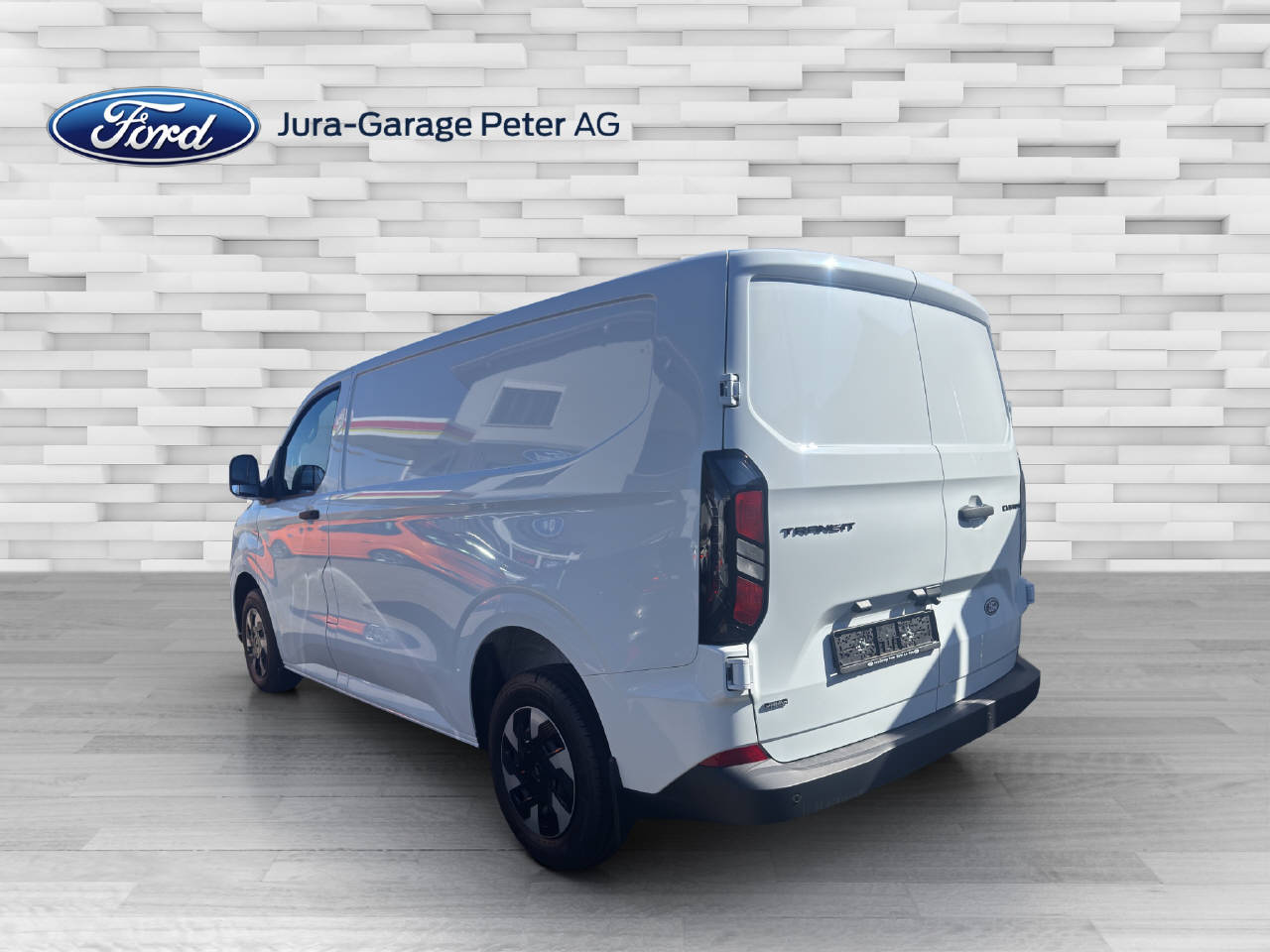 FORD Transit Custom Van 320 L1 2.5 Duratec 233 Trend PHEV-image-2
