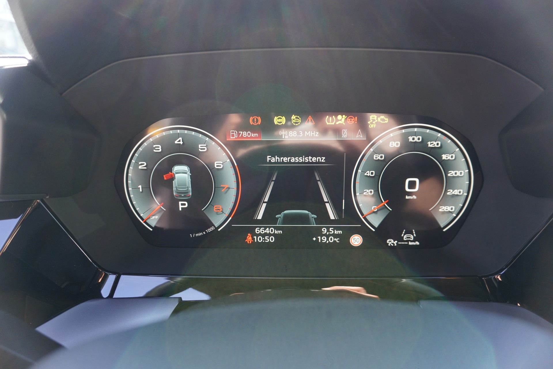AUDI A3 Sportback 40 TFSI S line quattro S-tronic-image-16