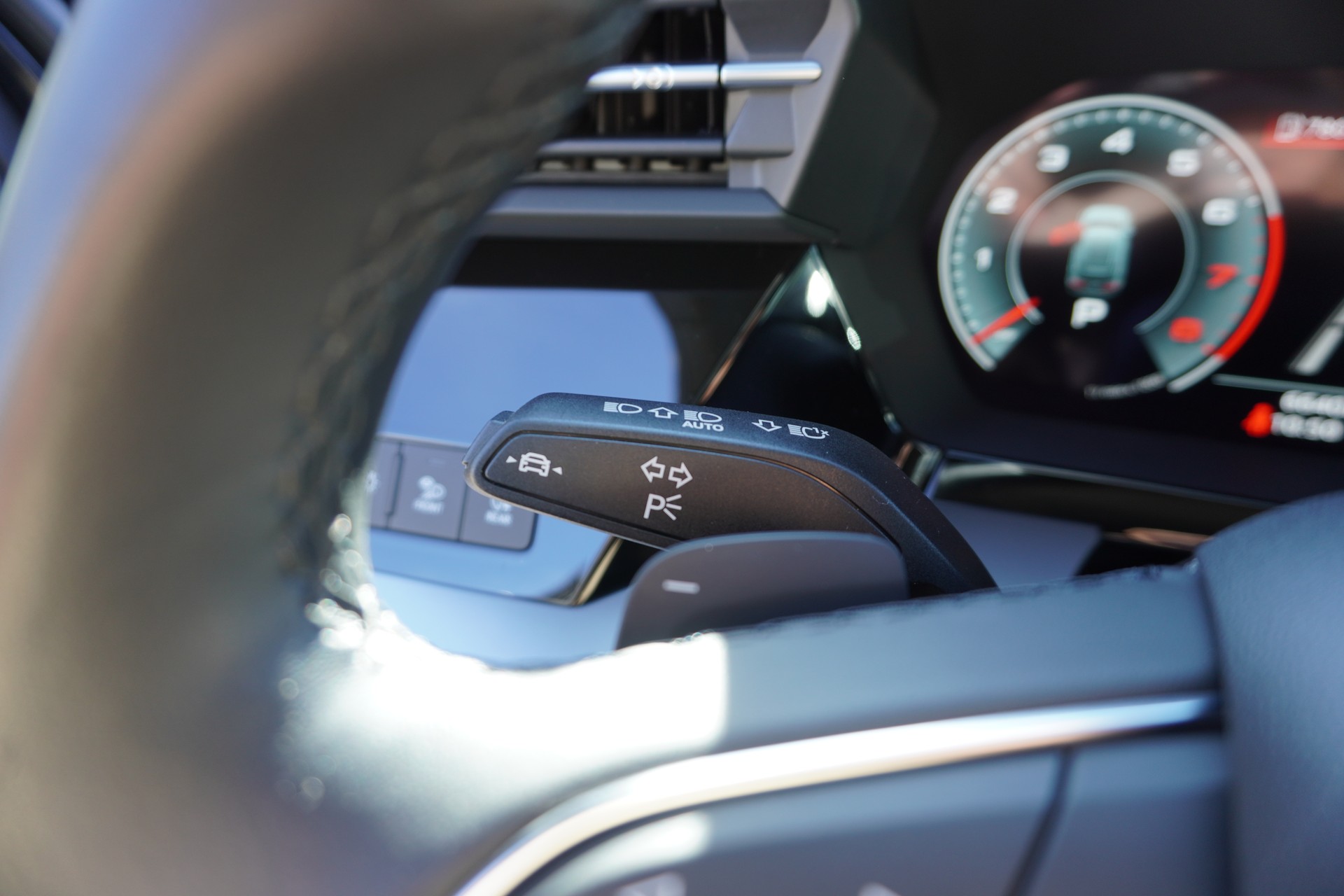 AUDI A3 Sportback 40 TFSI S line quattro S-tronic-image-18