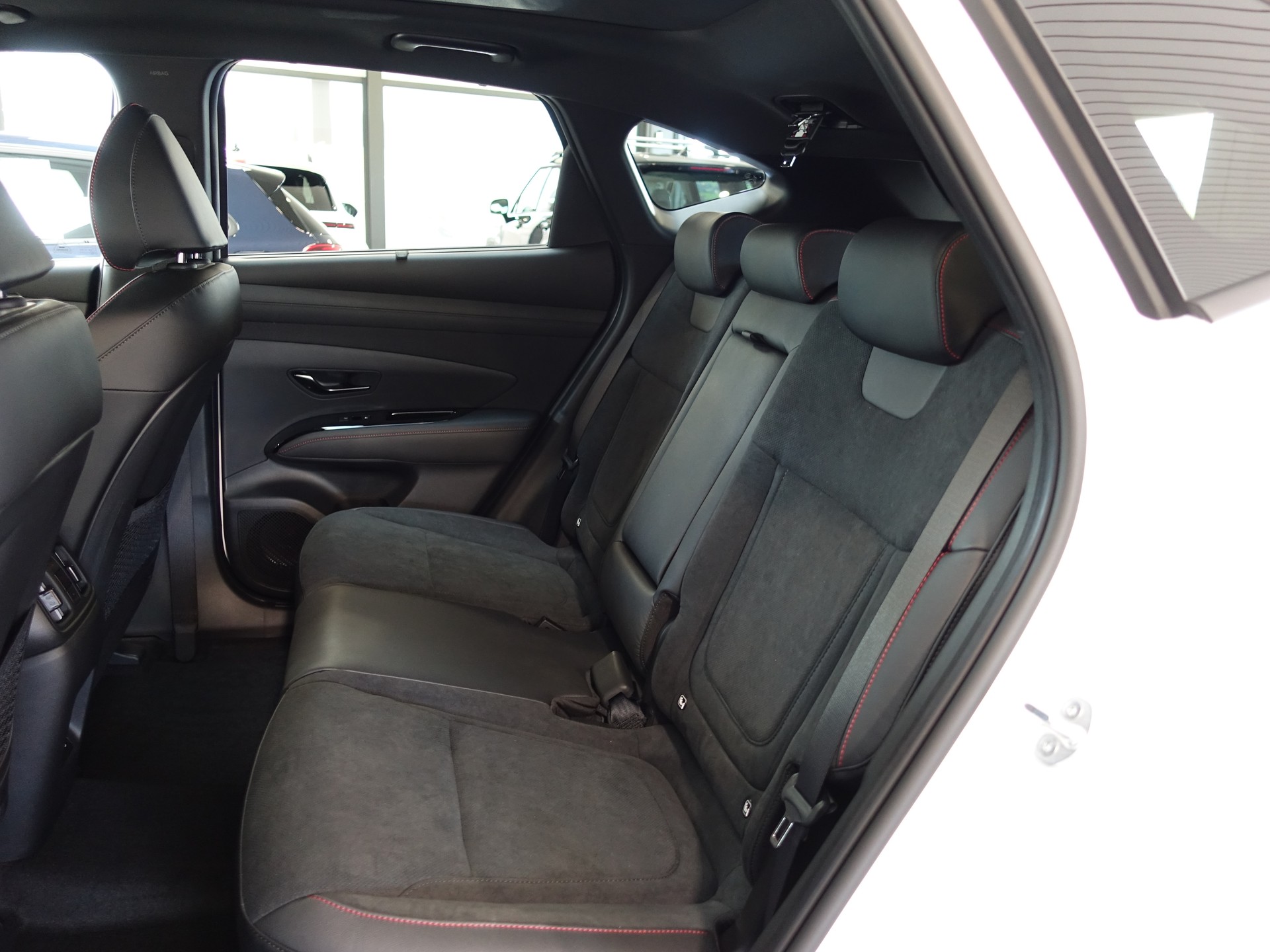 HYUNDAI Tucson 1.6PHEV N-Line LUX 4WD Vollausstattung-image-9