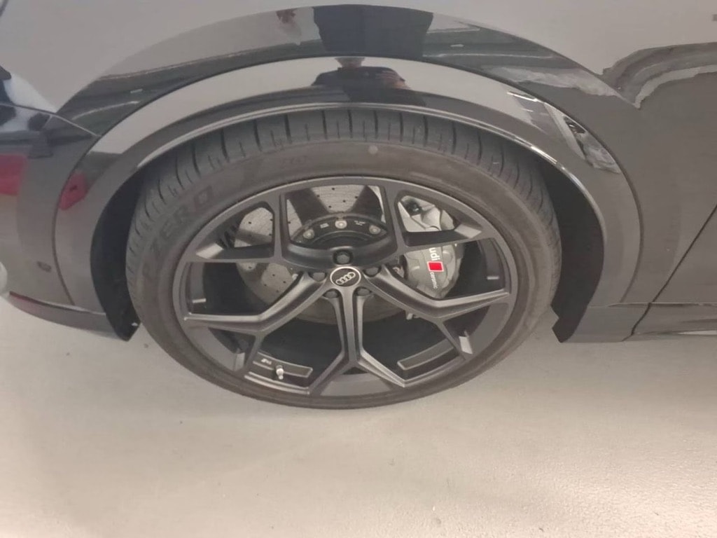 AUDI RSQ8 performance *Carbon Paket*-image-2
