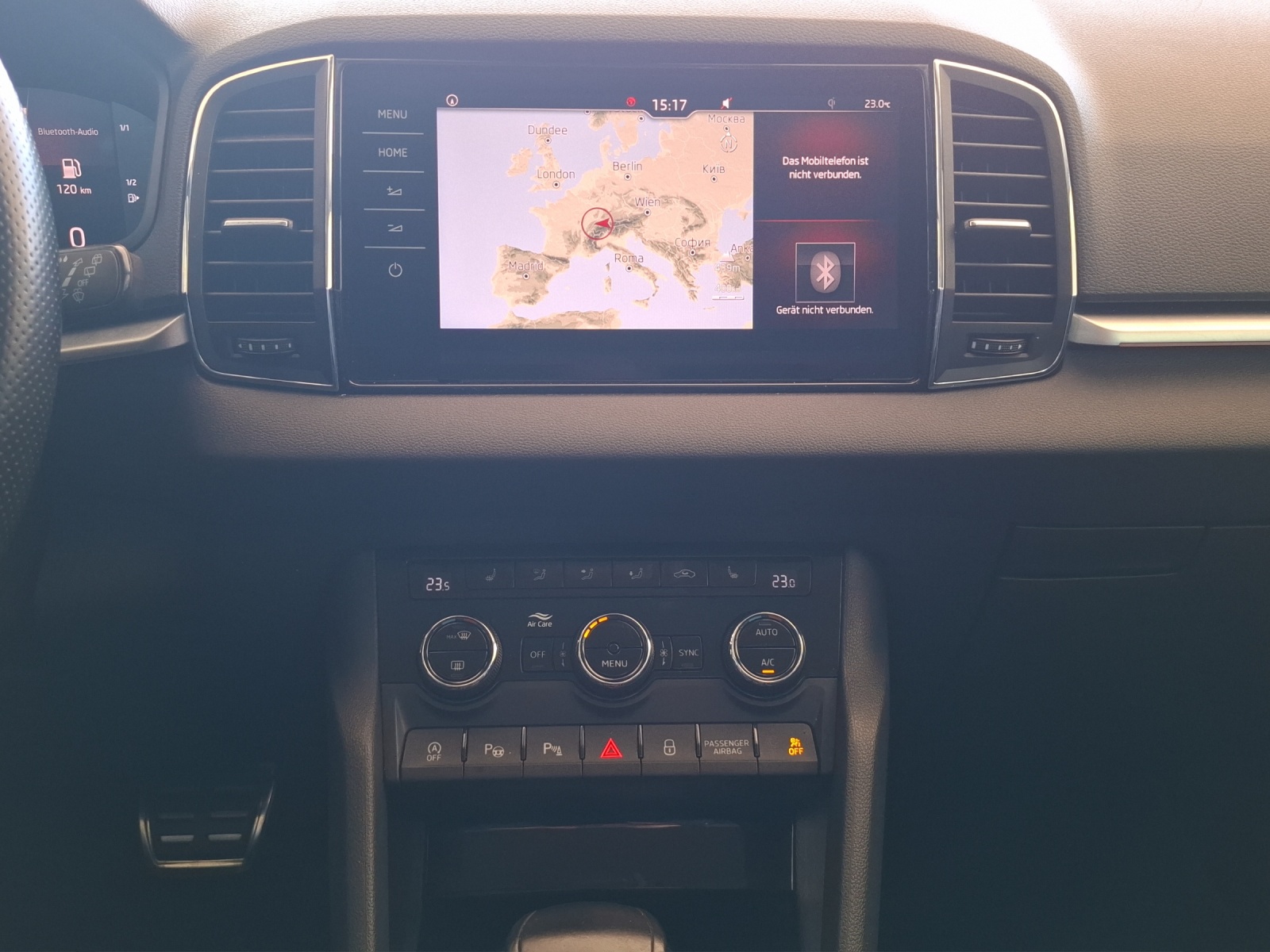 SKODA Karoq 1.5 TSI ACT Style DSG // 8-fach Aluminumbereift // Anhängerkupplung-image-13