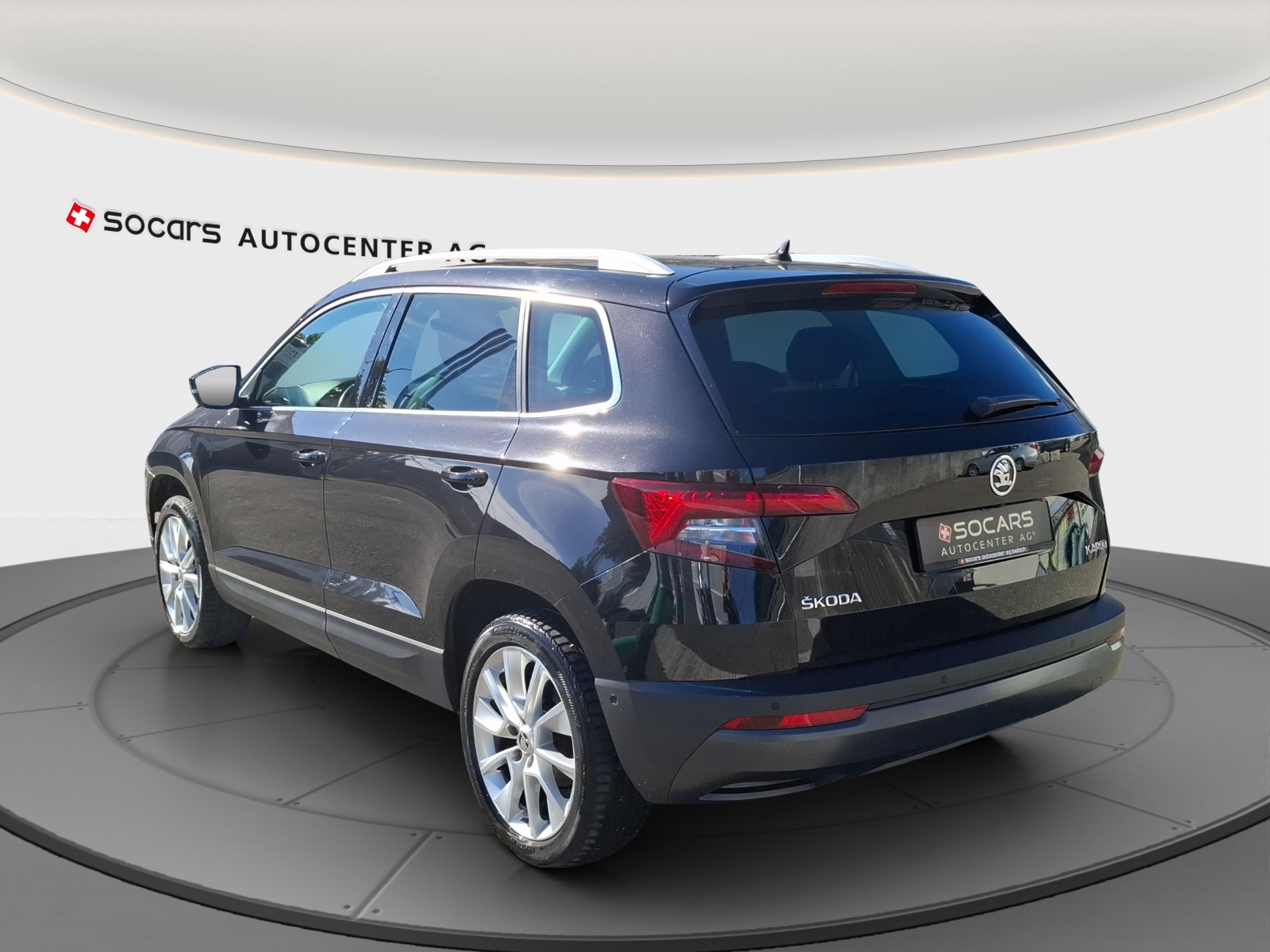 SKODA Karoq 1.5 TSI ACT Style DSG // 8-fach Aluminumbereift // Anhängerkupplung-image-4